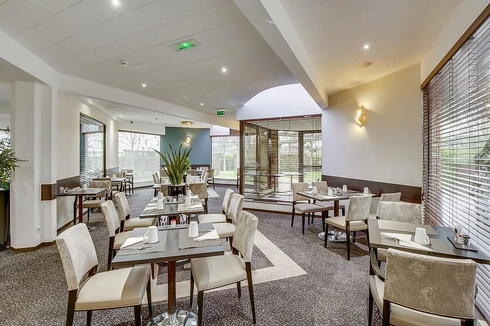 Lieux événementiels, MERCURE MAUREPAS SAINT QUENTIN