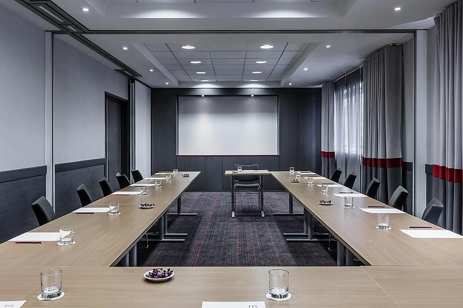 Lieux événementiels, MERCURE PARIS LA DEFENSE GRANDE ARCHE