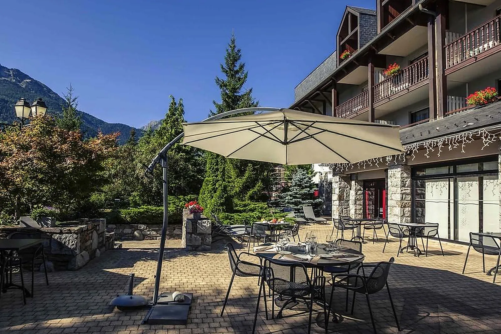 Lieux événementiels, MERCURE SAINT-LARY