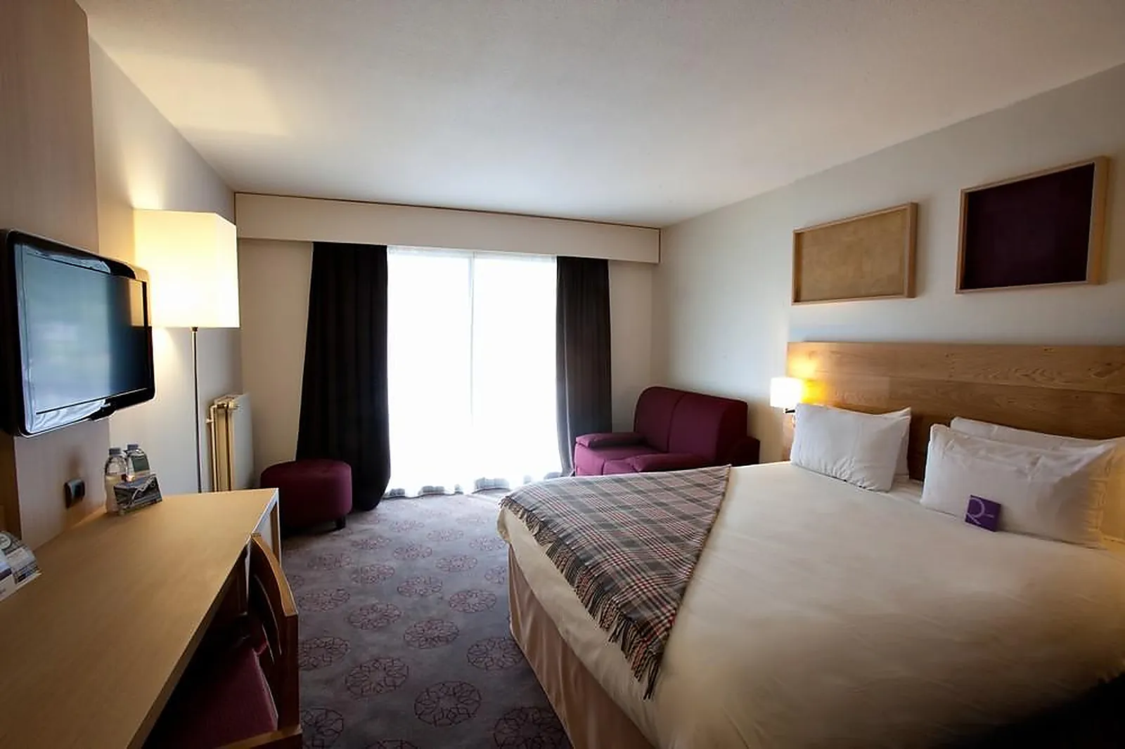 Lieux événementiels, MERCURE SAINT-LARY