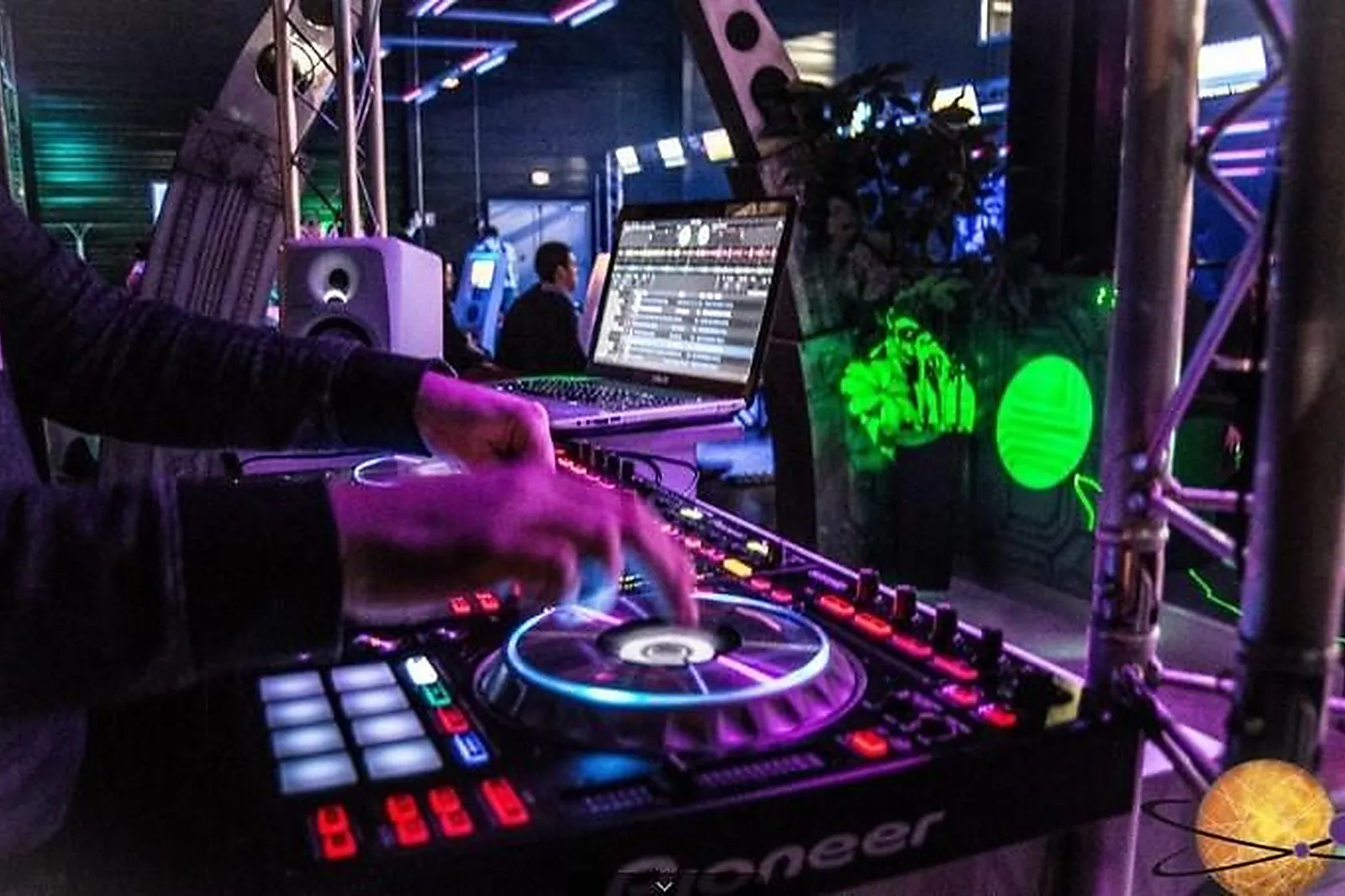 Lieux événementiels, METROPOLIS BOWLING LASER