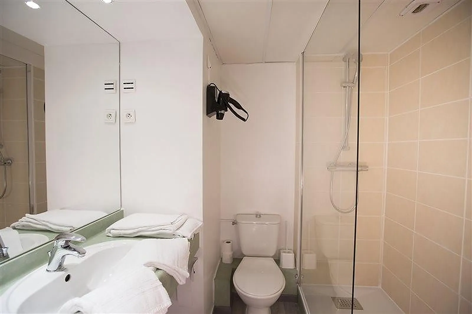 Lieux événementiels, MILLAU HÔTEL CLUB