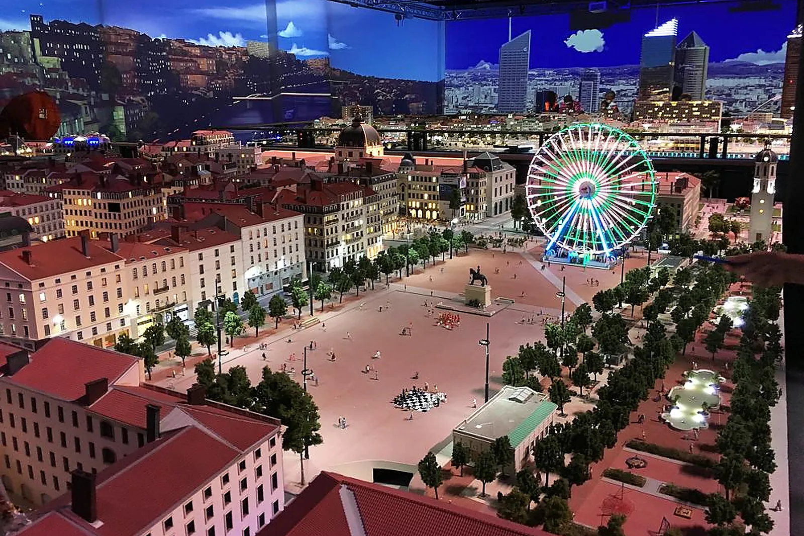 Lieux événementiels, MINI WORLD LYON