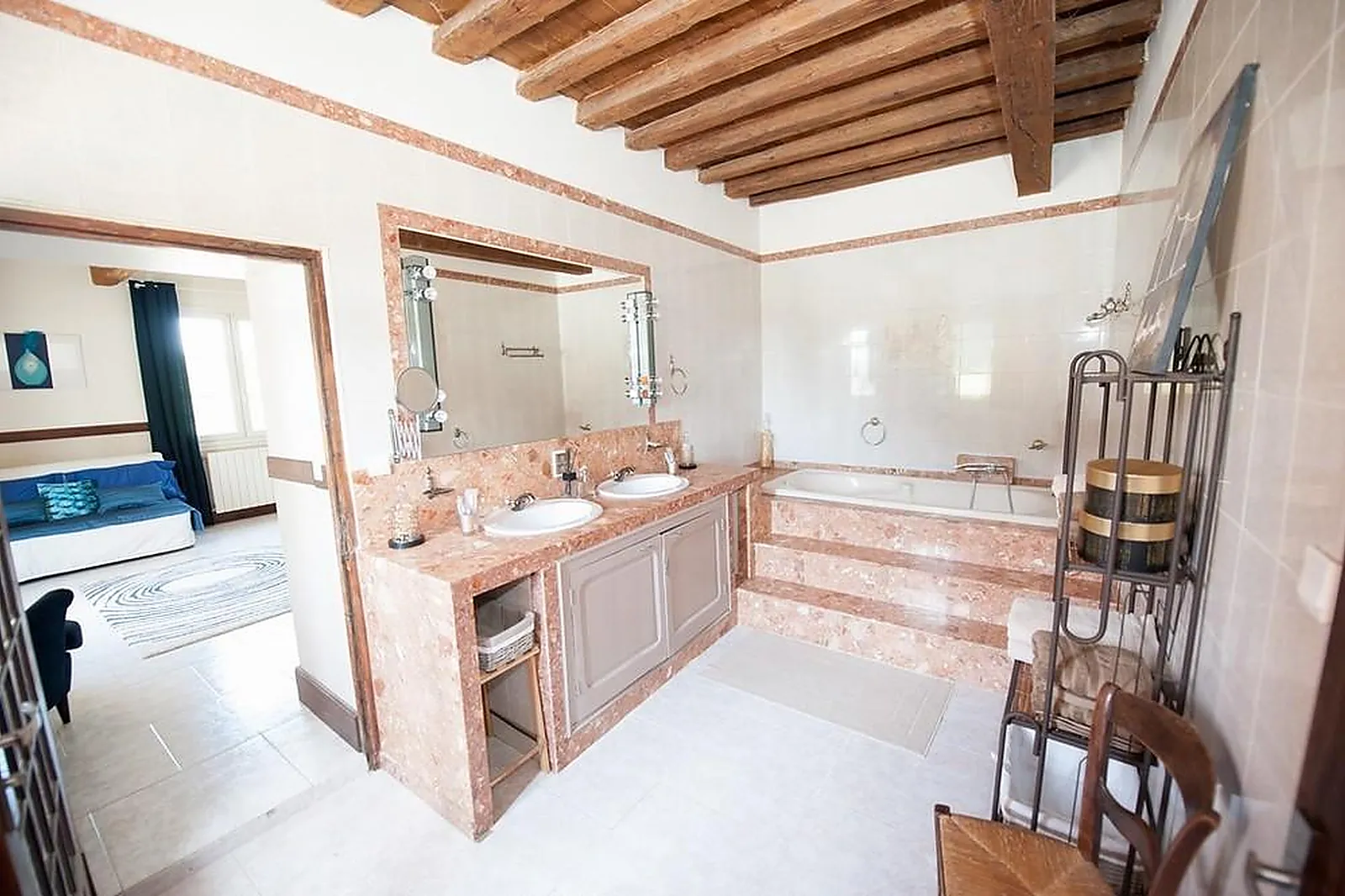 Lieux événementiels, MIROIR DES LYS