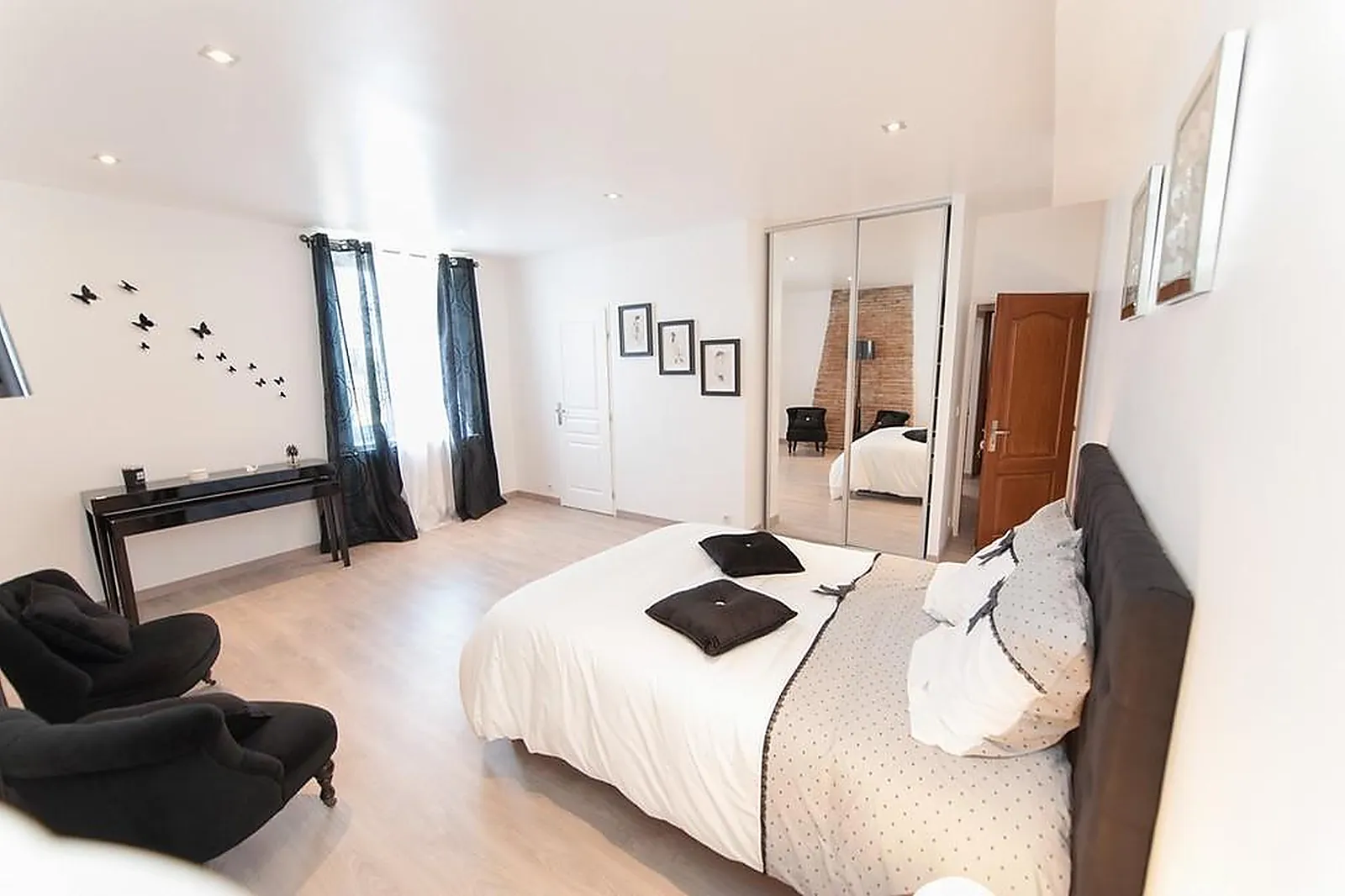 Lieux événementiels, MIROIR DES LYS