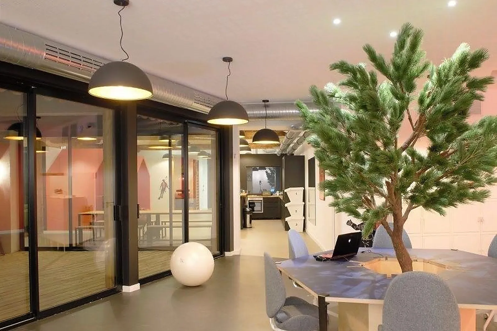 Lieux événementiels, MOTA COWORKING MANUTENTION