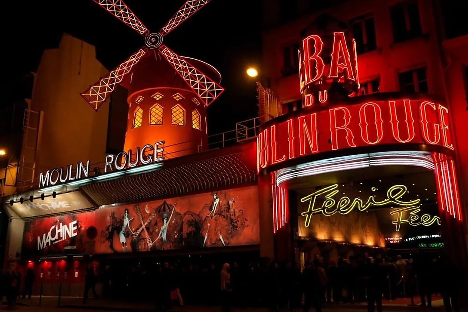 MOULIN ROUGE