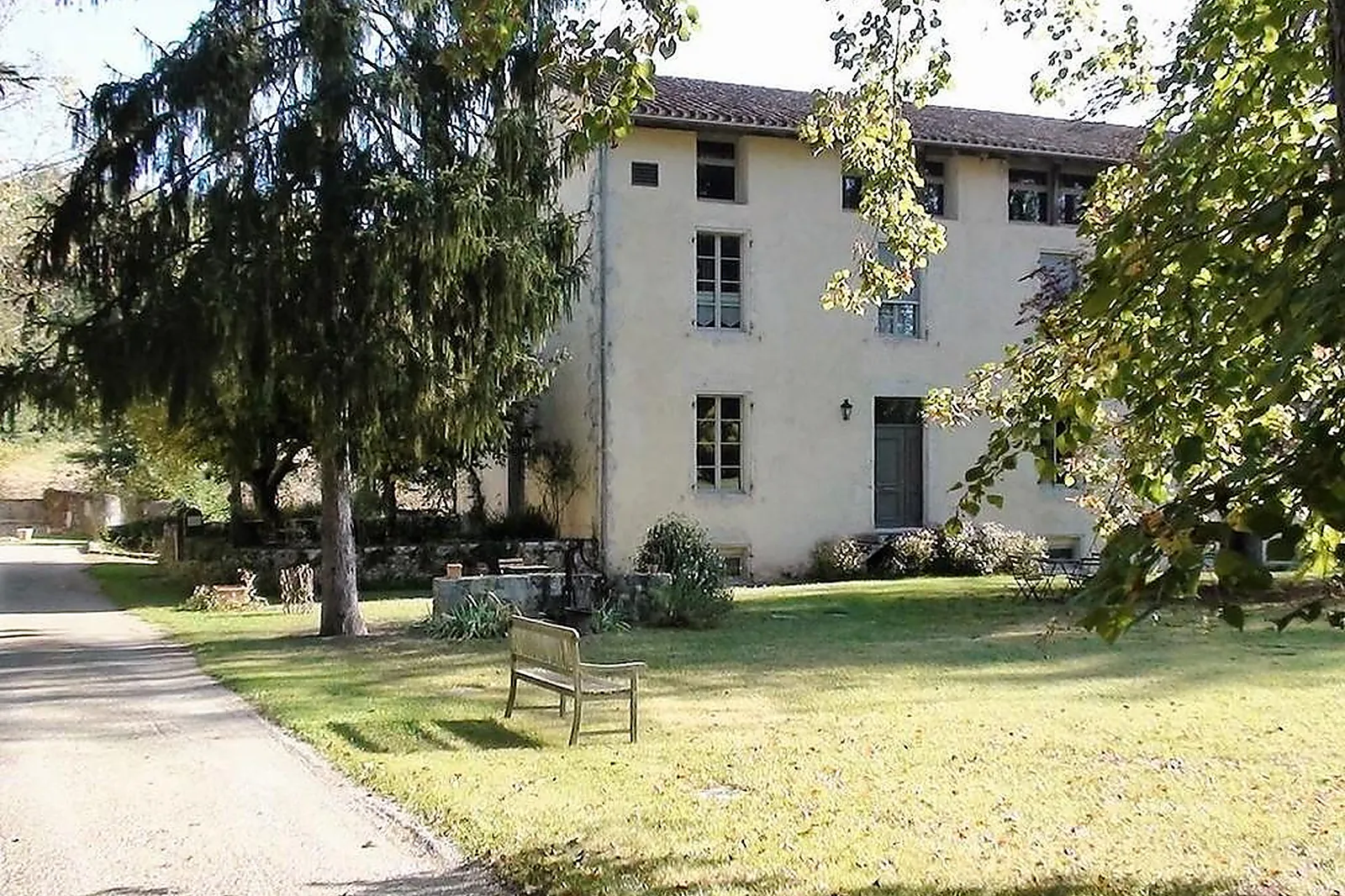 Lieux événementiels, MOULIN DE LARROQUE