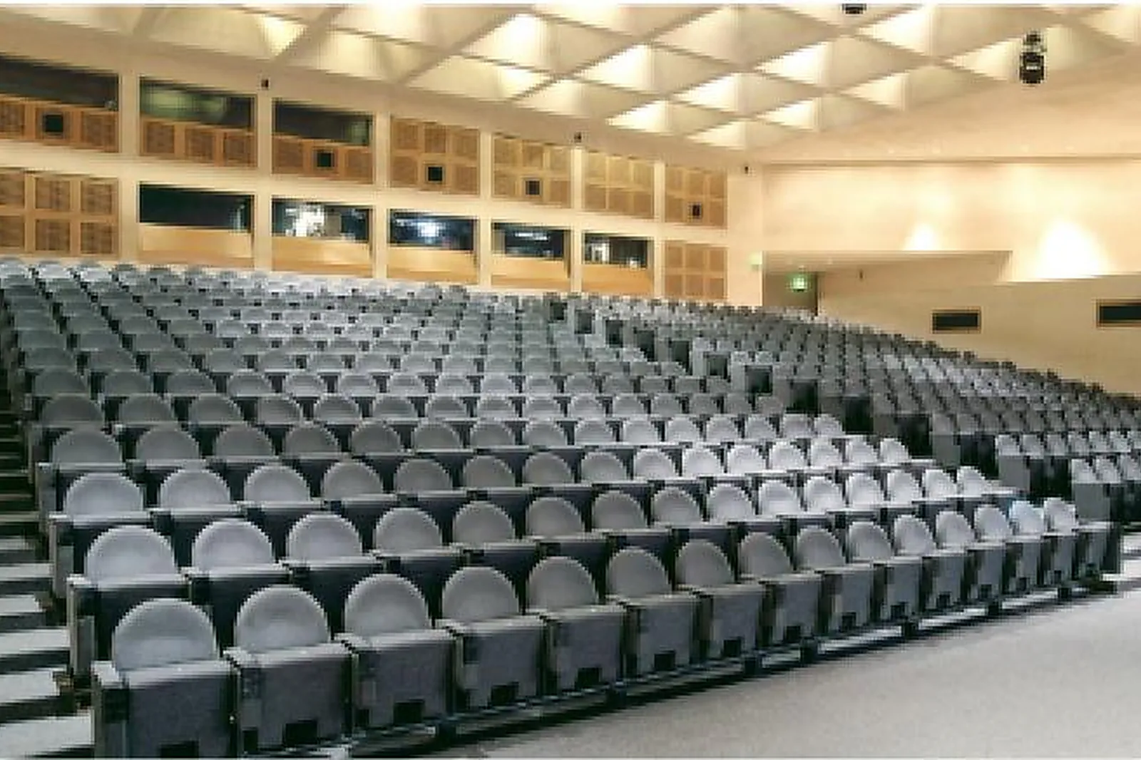 Lieux événementiels, MUSÉE DU LOUVRE