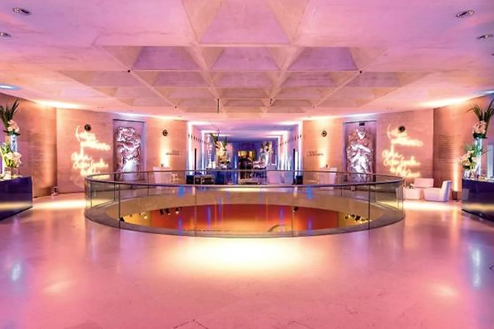 Lieux événementiels, MUSÉE DU LOUVRE