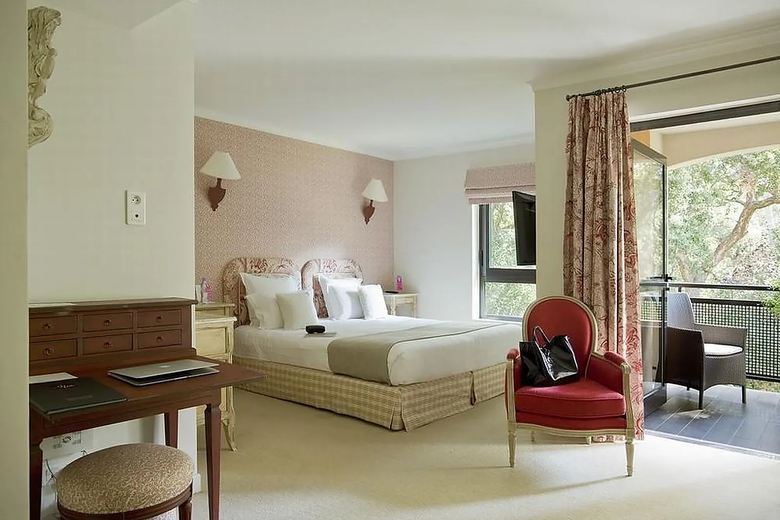 Lieux événementiels, NAJETI GOLF HÔTEL VALESCURE