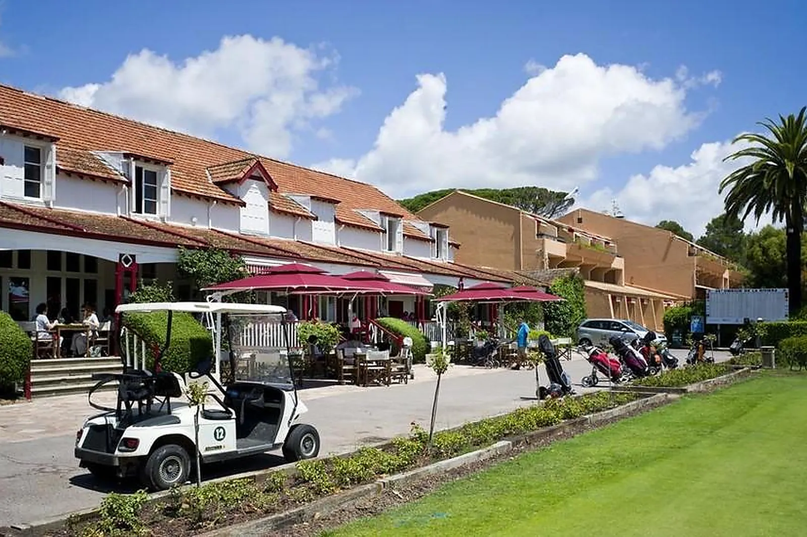 Lieux événementiels, NAJETI GOLF HÔTEL VALESCURE