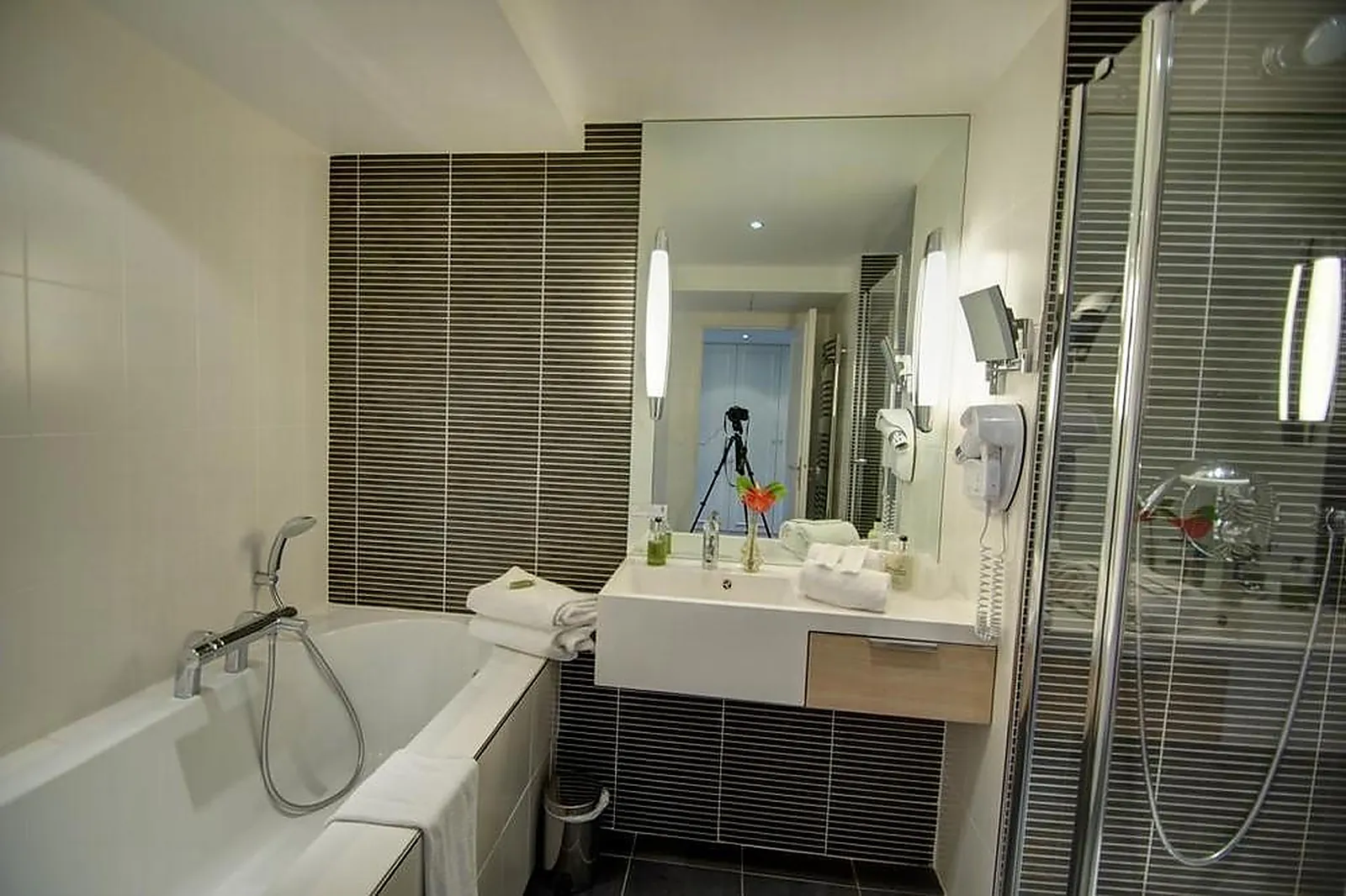 Lieux événementiels, NAJETI GOLF HÔTEL VALESCURE