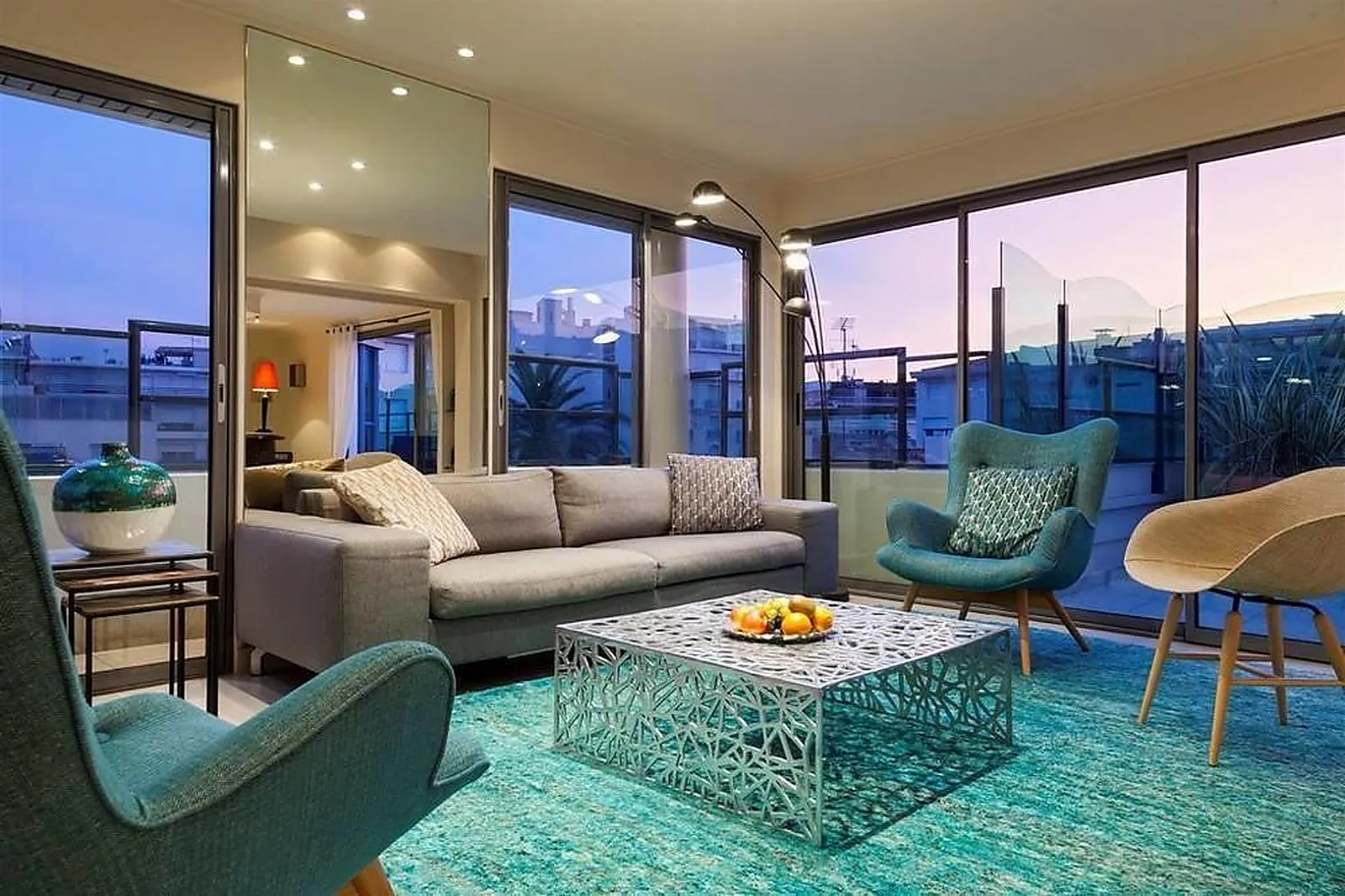 Lieux événementiels, NEHÔ SUITES CANNES CROISETTE