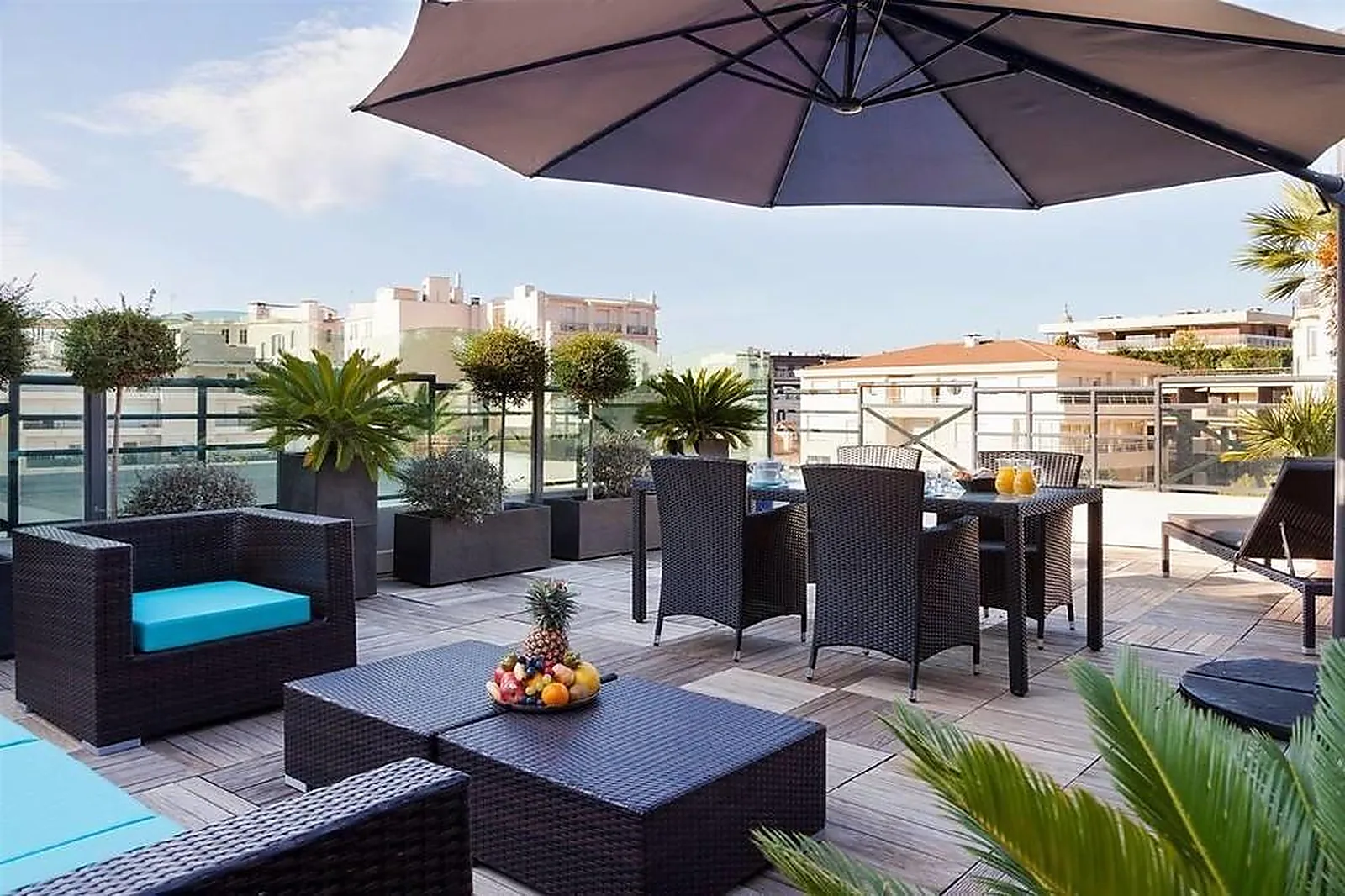 Lieux événementiels, NEHÔ SUITES CANNES CROISETTE
