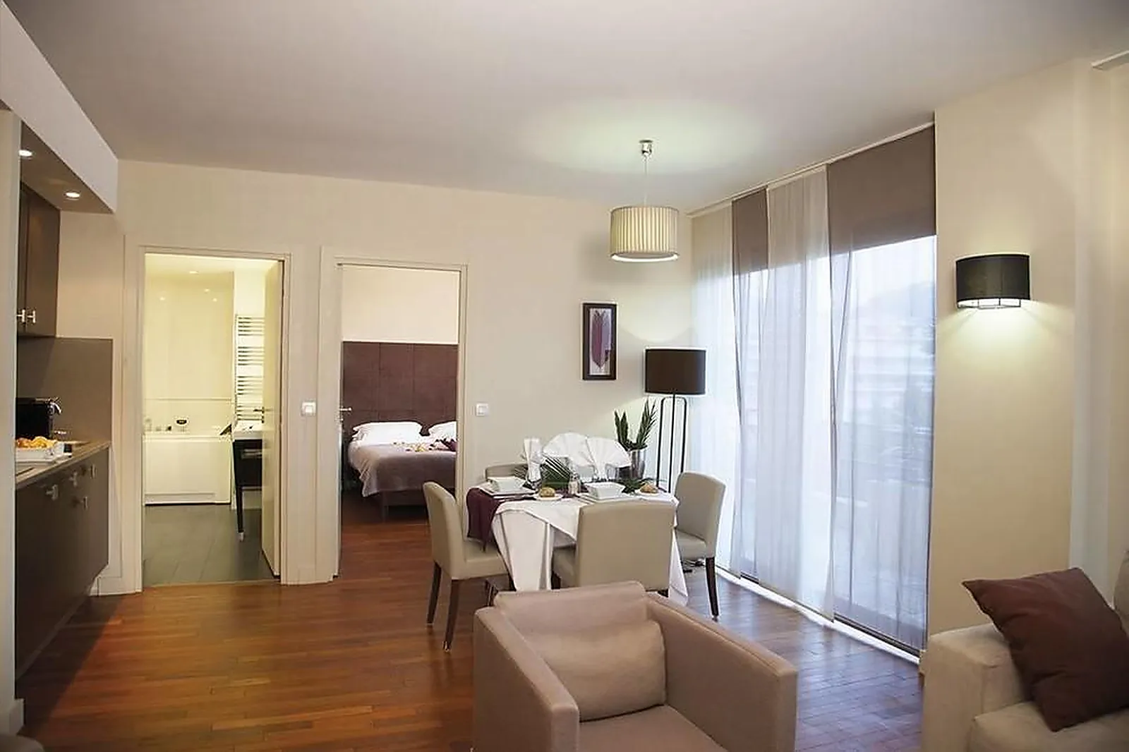 Lieux événementiels, NEHÔ SUITES CANNES CROISETTE
