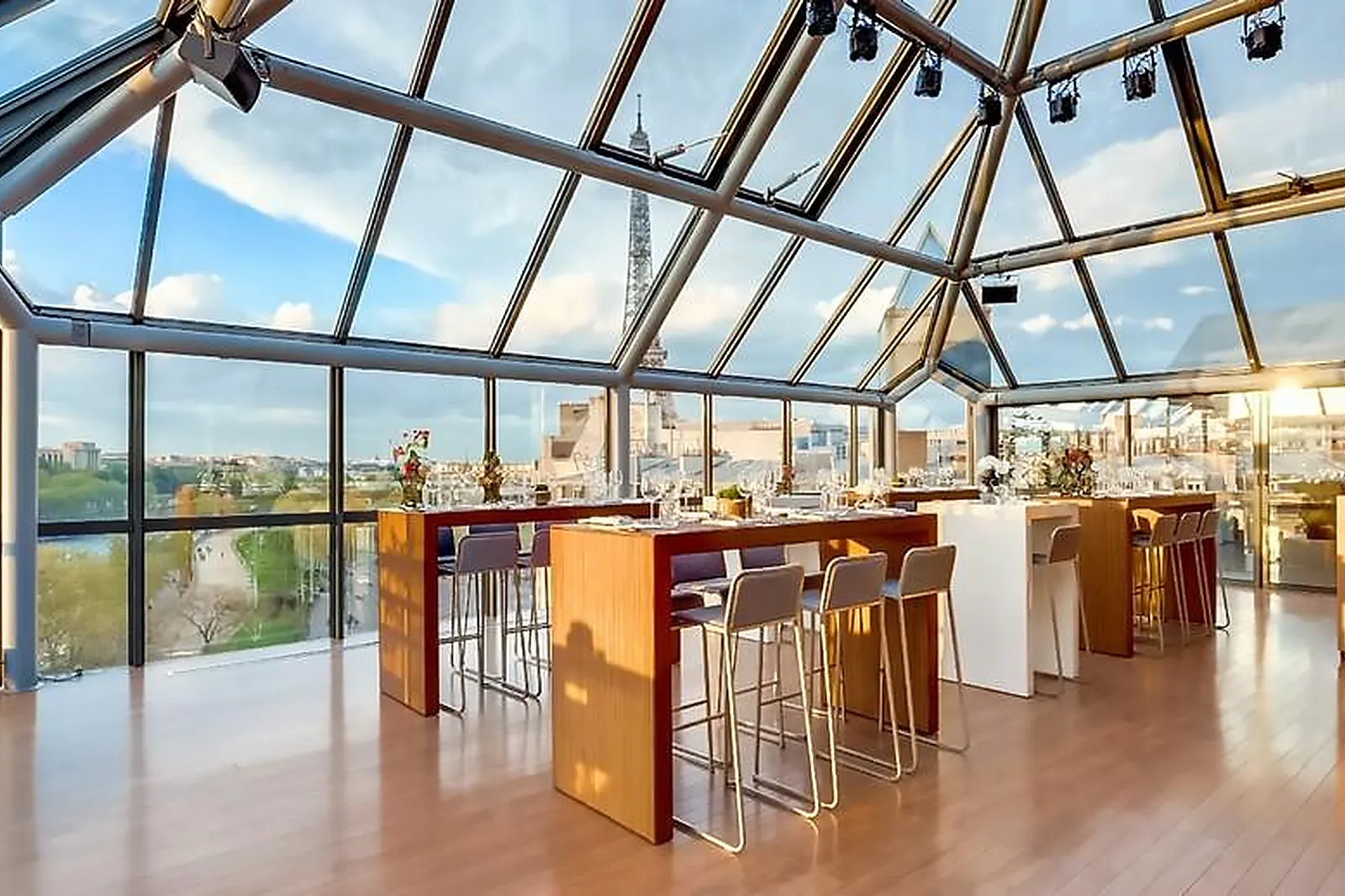 Lieux événementiels, NEW CAP EVENT CENTER