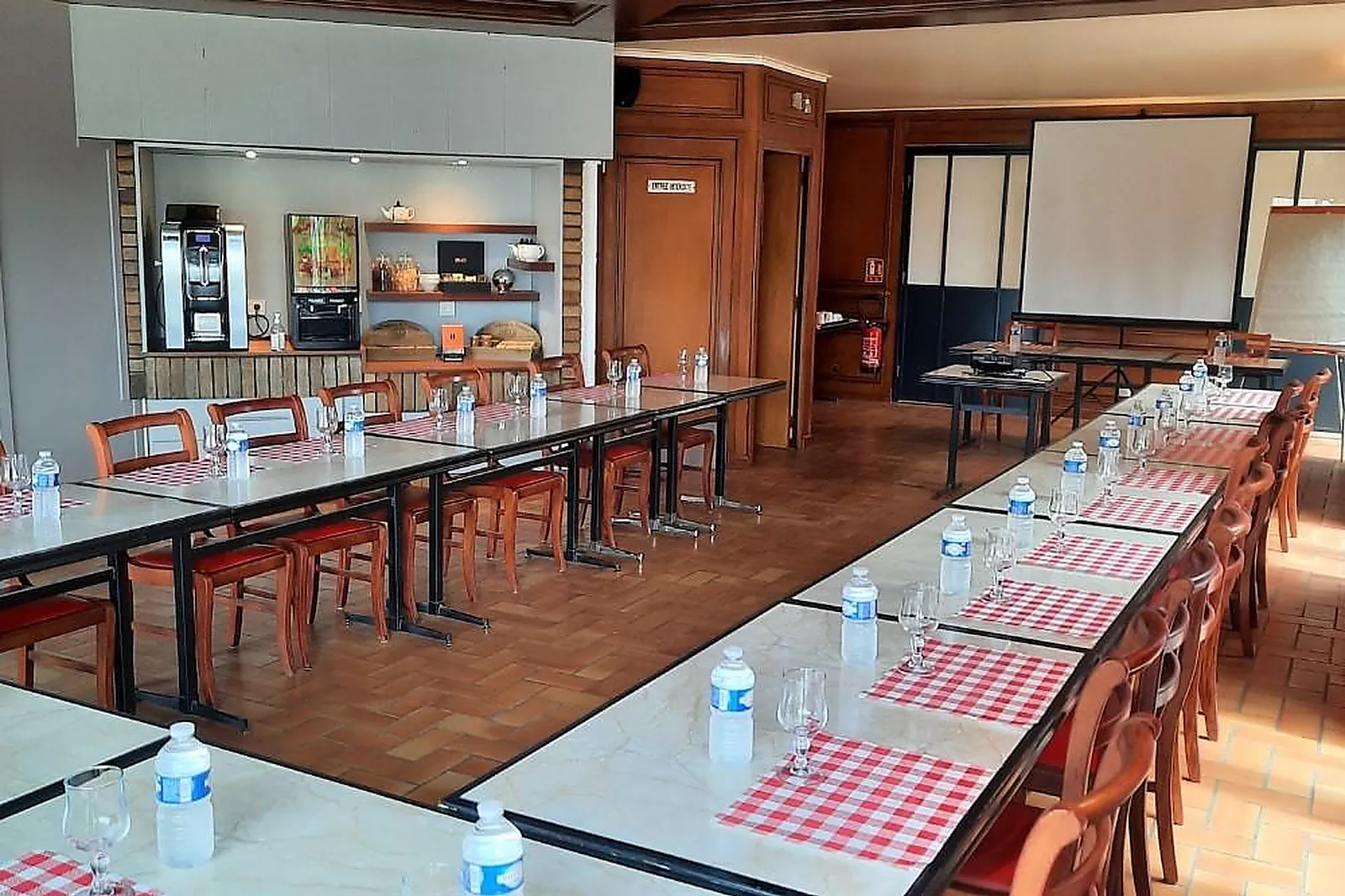 Lieux événementiels, NEWPORT HÔTEL