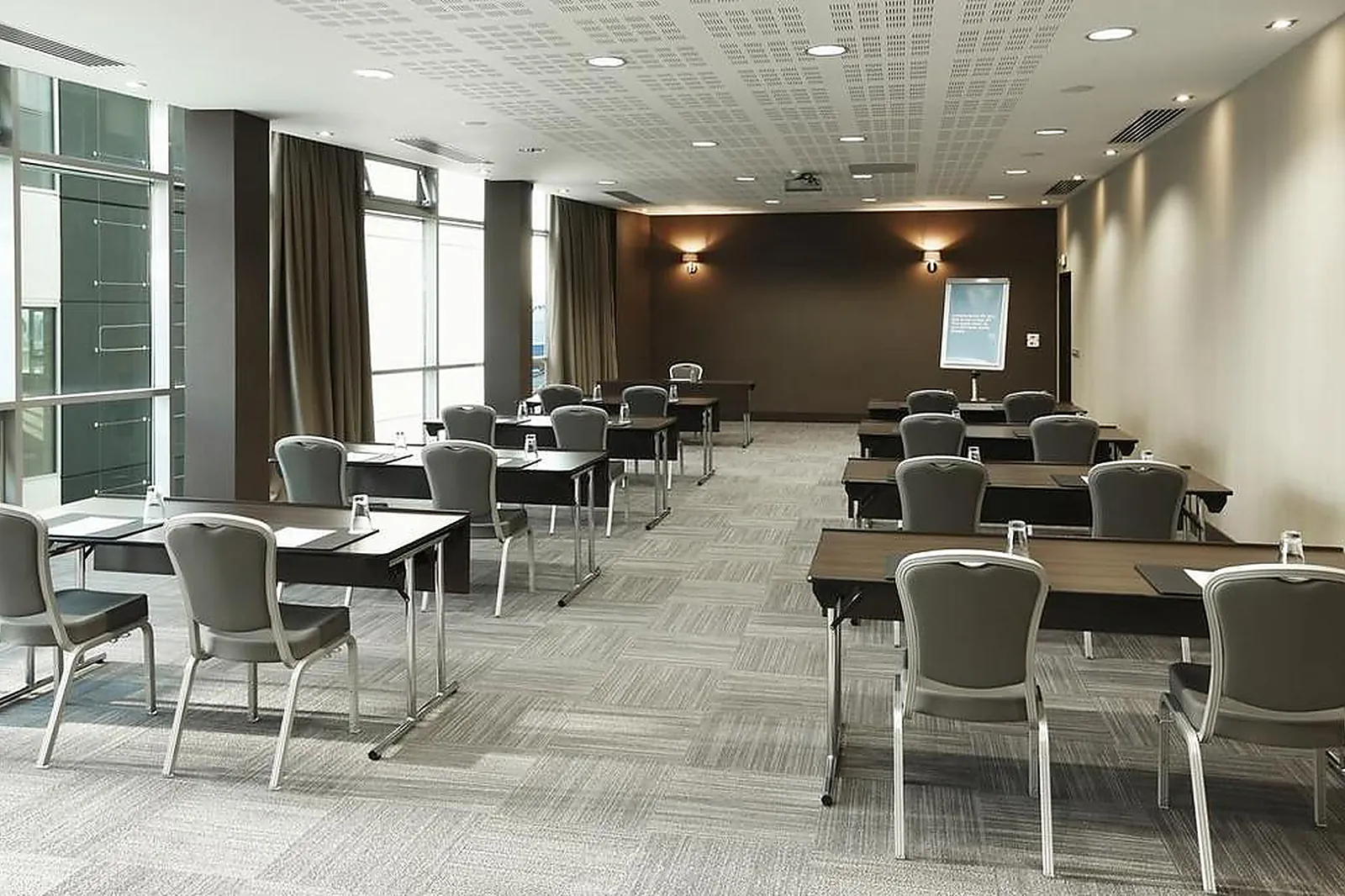 Lieux événementiels, NH LYON AÉROPORT