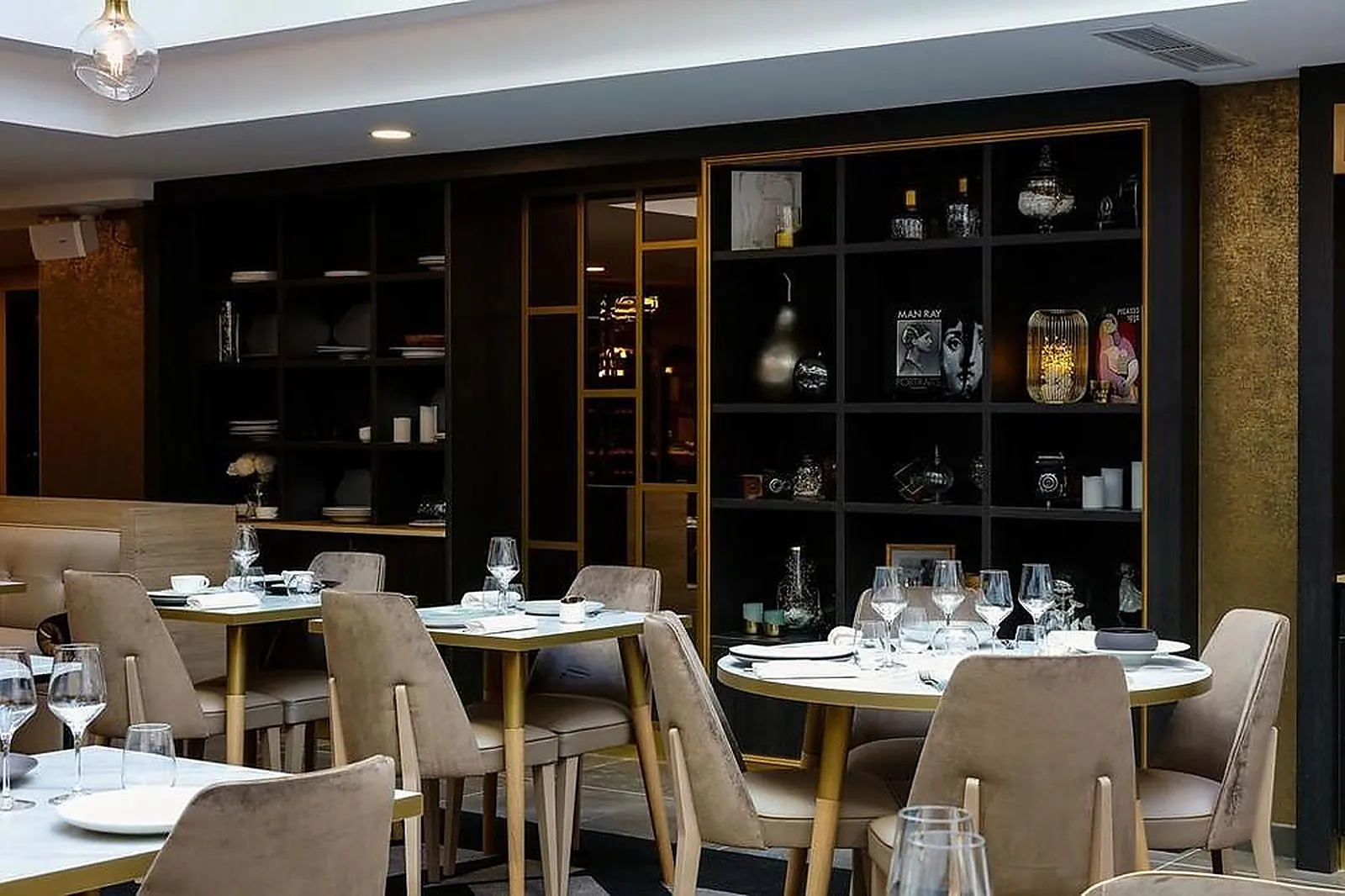 Lieux événementiels, NIEPCE PARIS CURIO COLLECTION BY HILTON