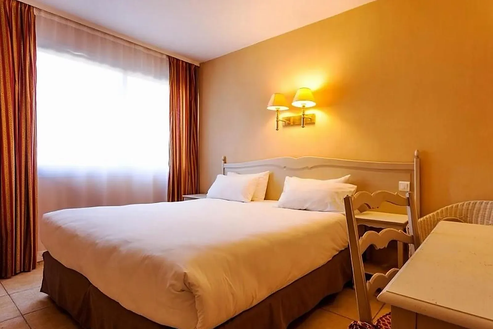 Lieux événementiels, NÎMOTEL