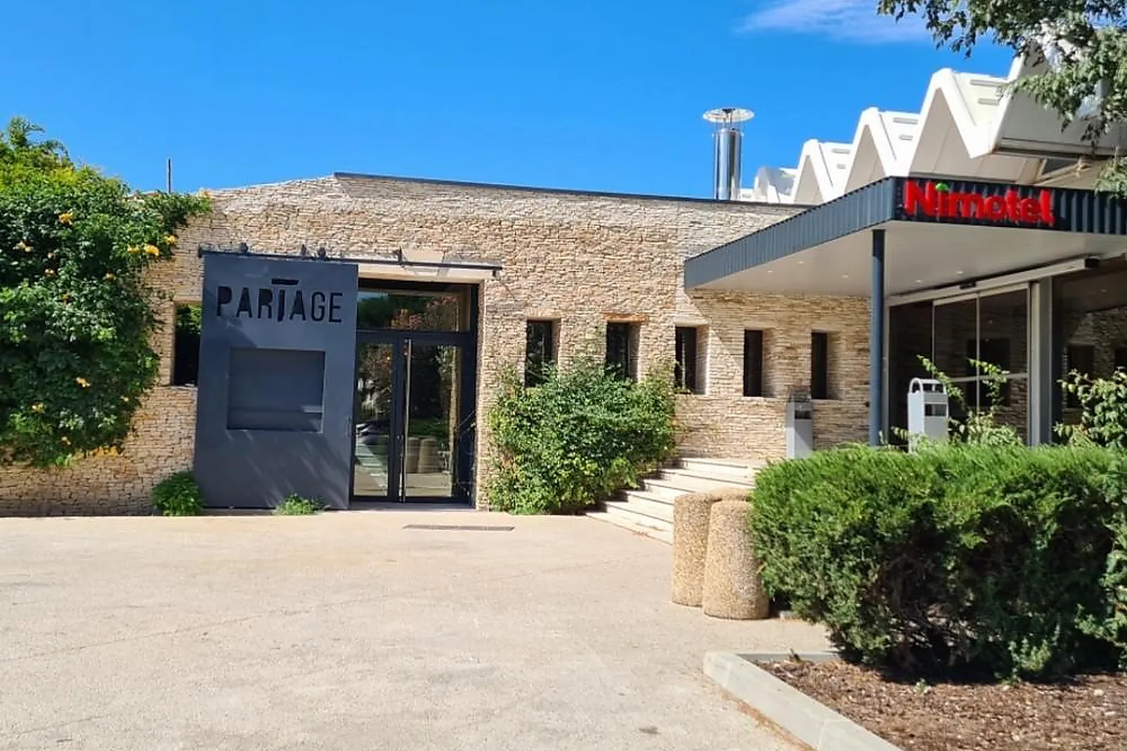 Lieux événementiels, NÎMOTEL