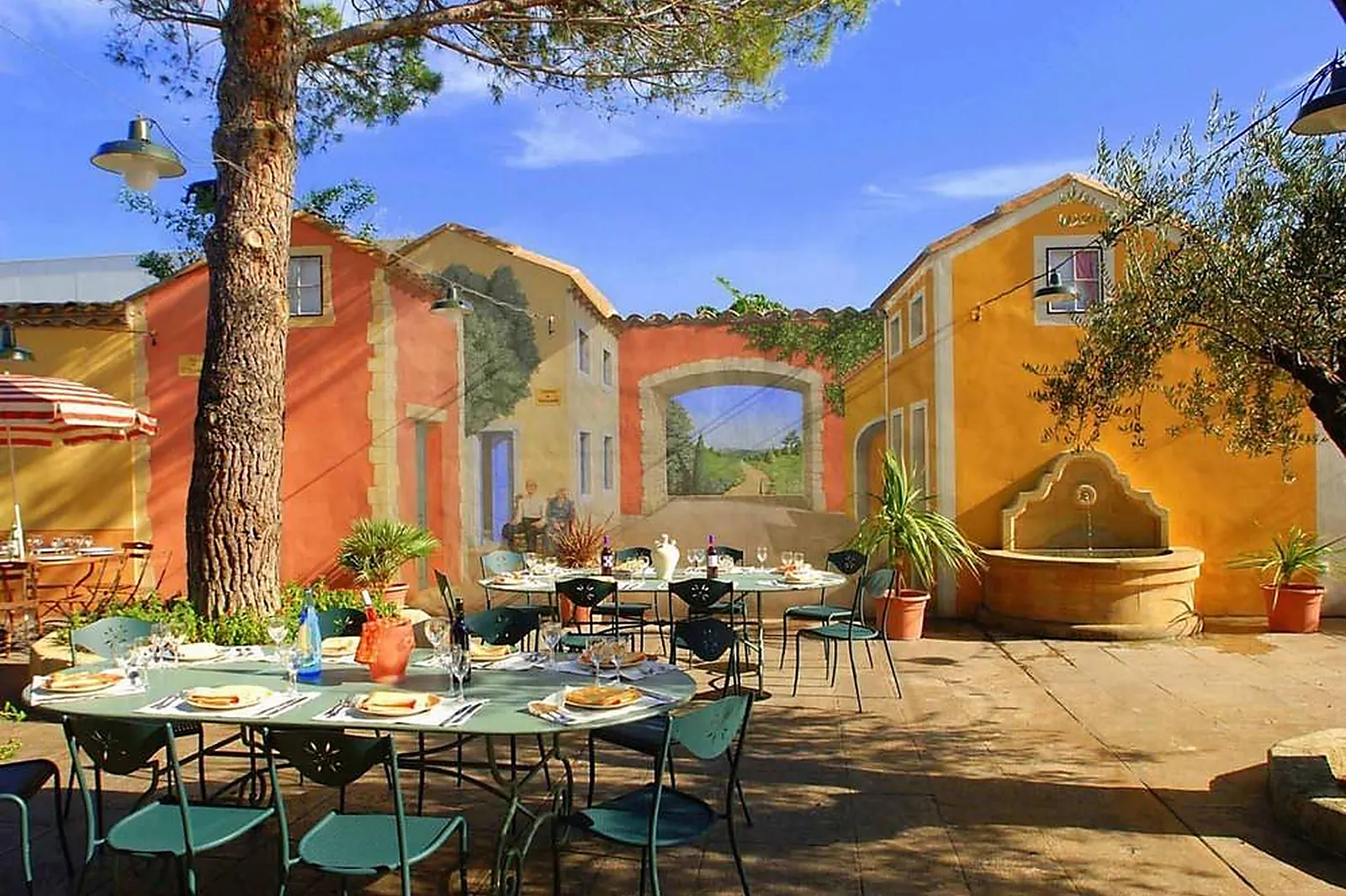 Lieux événementiels, NÎMOTEL