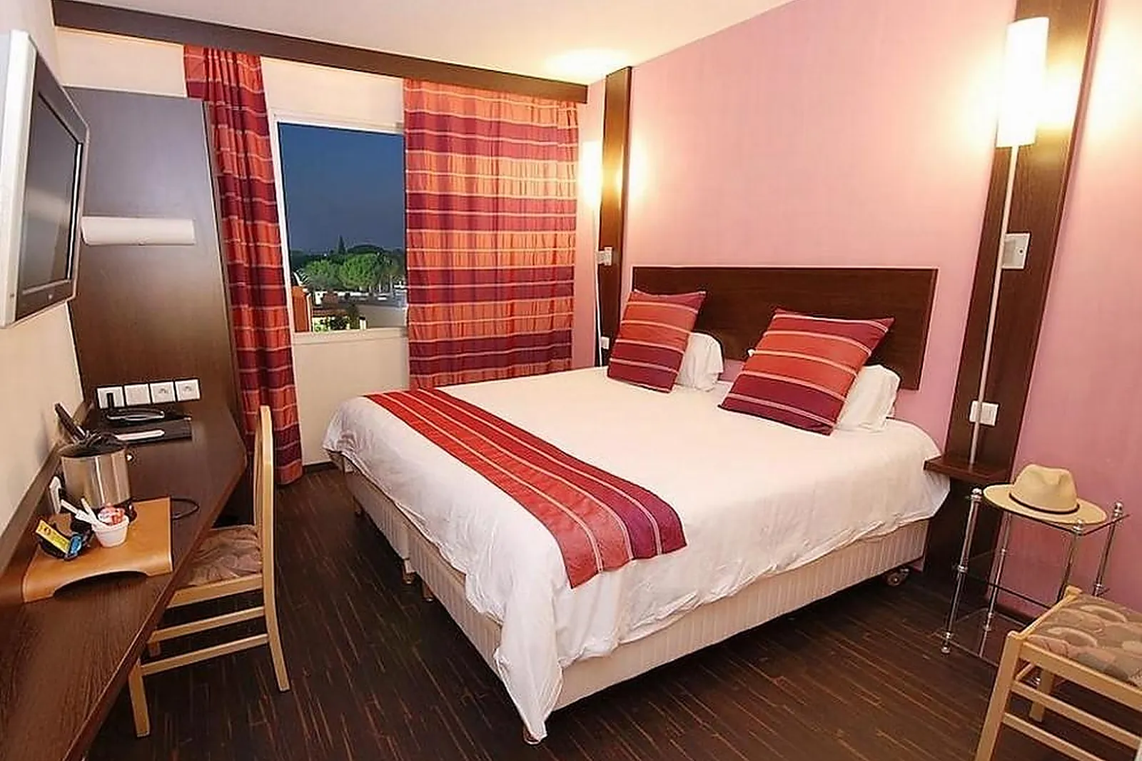 Lieux événementiels, NÎMOTEL