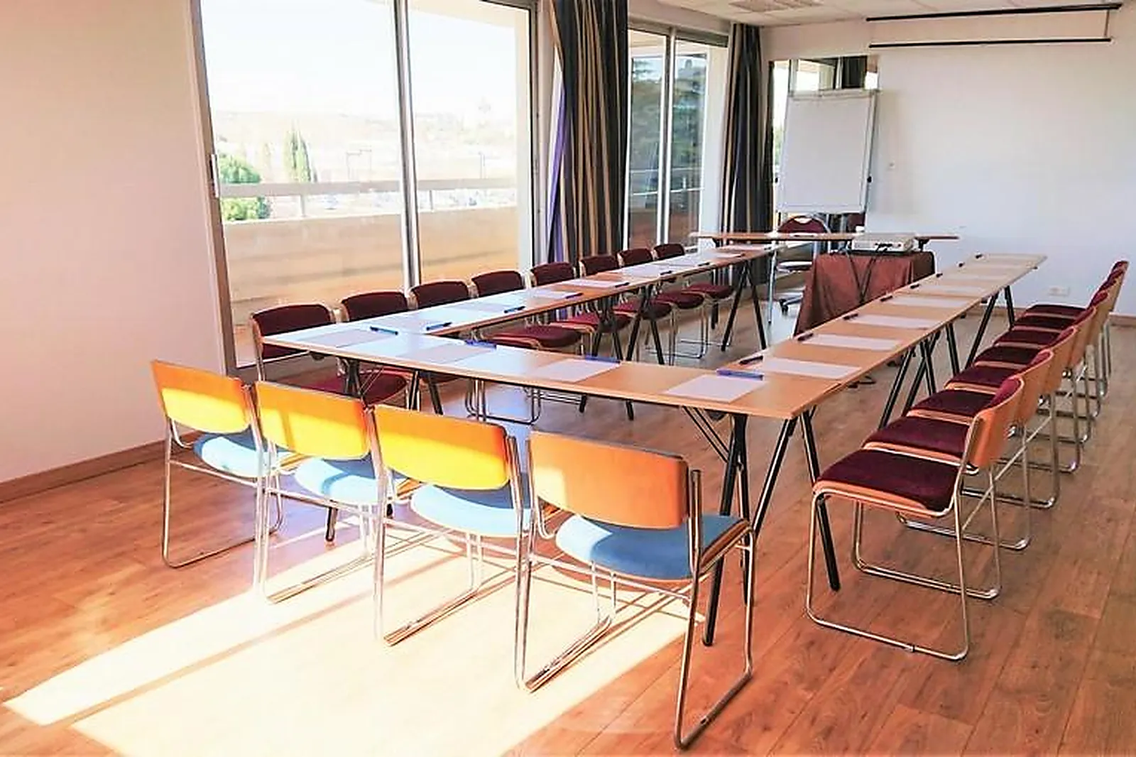 Lieux événementiels, NÎMOTEL