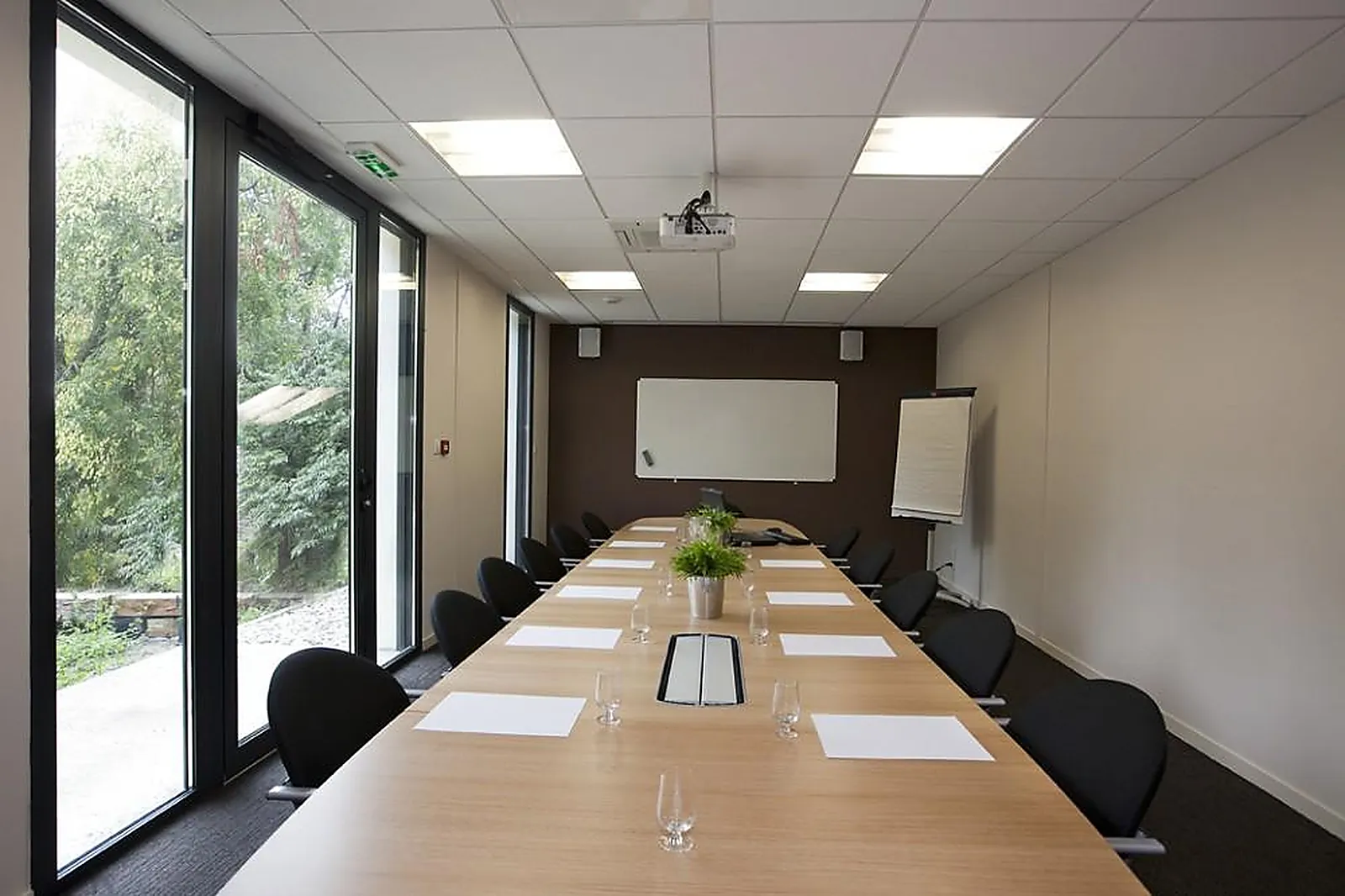 Lieux événementiels, NOOUS