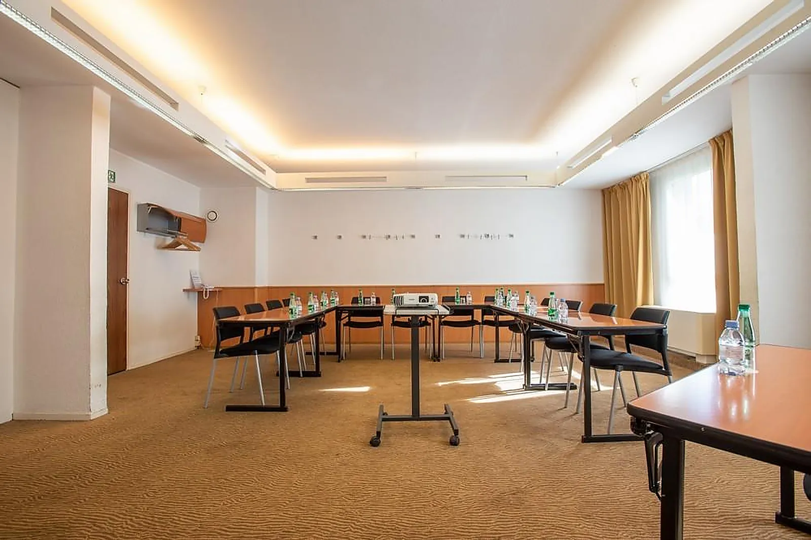 Lieux événementiels, NOVOTEL AIX-EN-PROVENCE PONT-DE-L'ARC FENOUILLÈRES