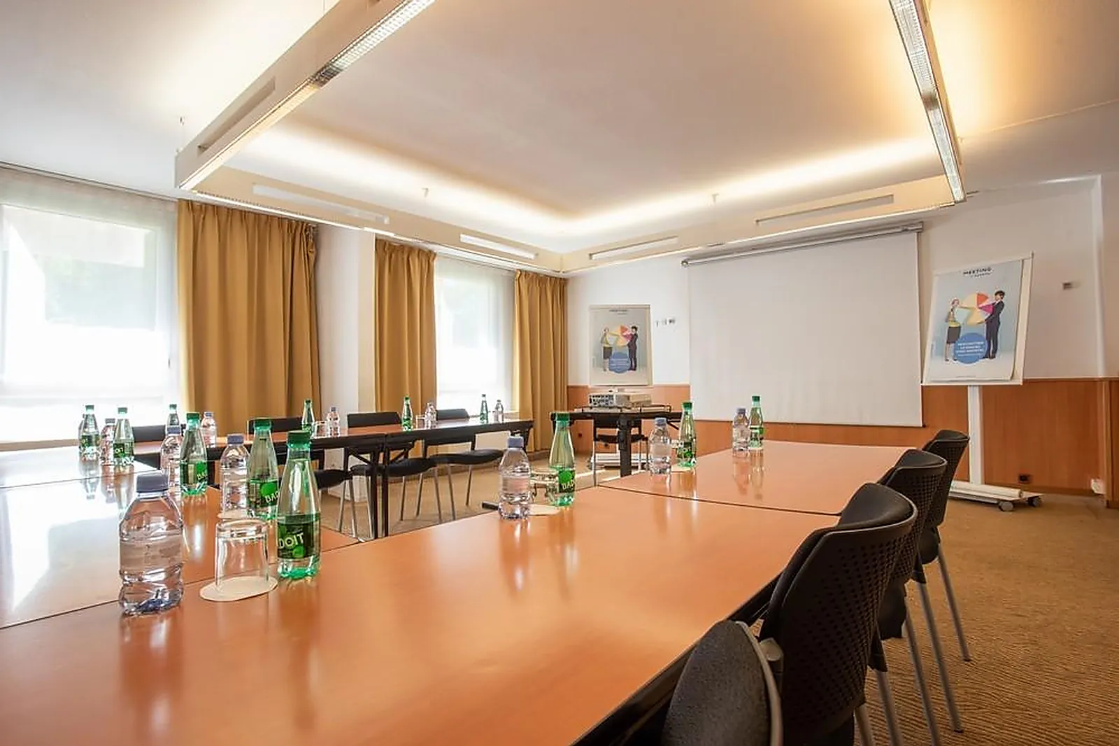 Lieux événementiels, NOVOTEL AIX-EN-PROVENCE PONT-DE-L'ARC FENOUILLÈRES