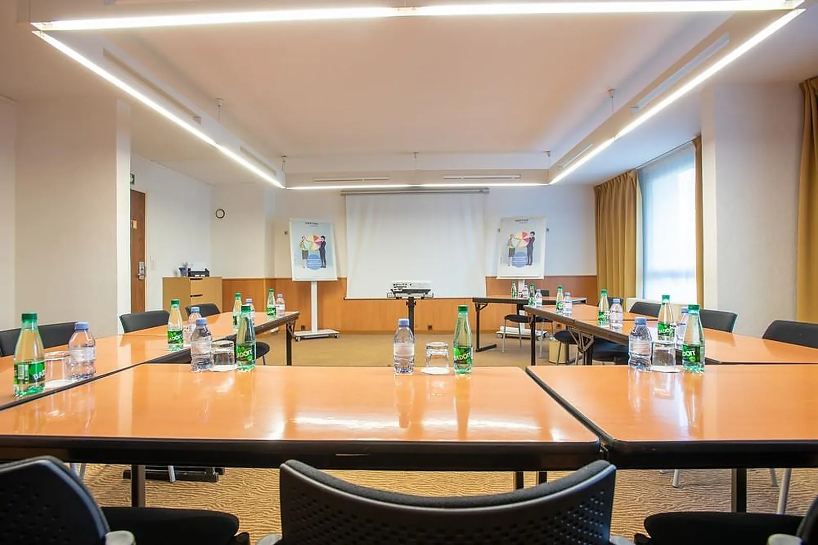 Lieux événementiels, NOVOTEL AIX-EN-PROVENCE PONT-DE-L'ARC FENOUILLÈRES