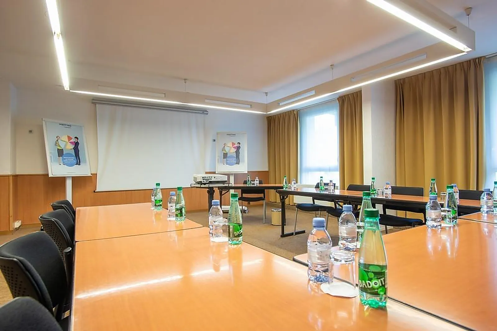 Lieux événementiels, NOVOTEL AIX-EN-PROVENCE PONT-DE-L'ARC FENOUILLÈRES