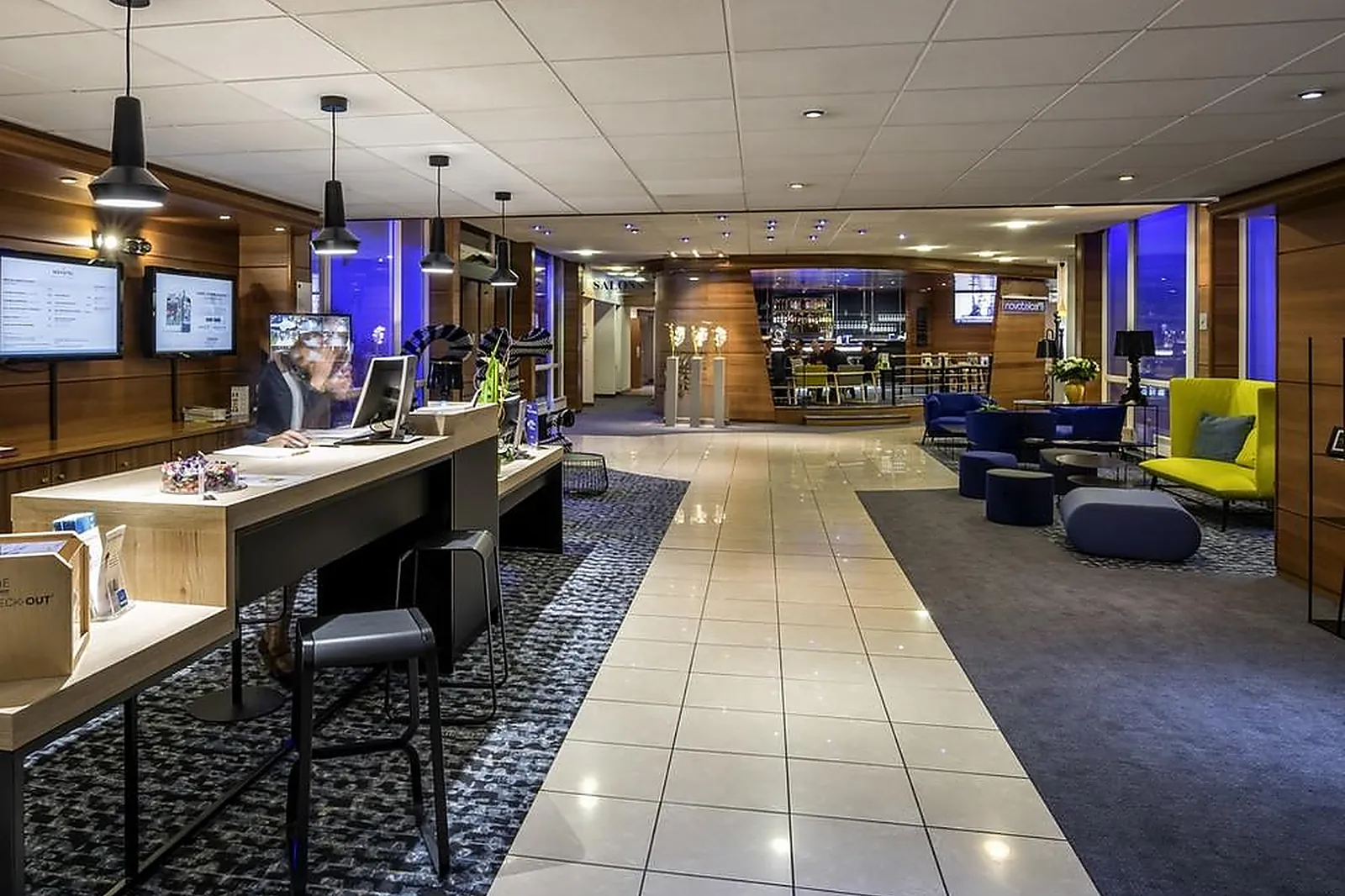 Lieux événementiels, NOVOTEL CHARTRES