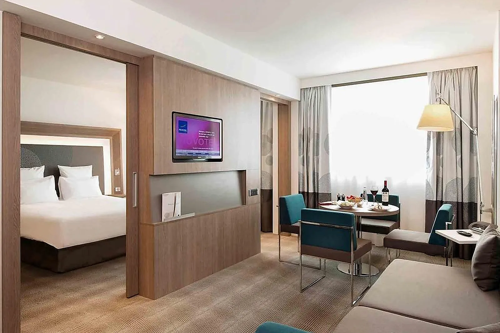 Lieux événementiels, NOVOTEL FONTAINEBLEAU URY