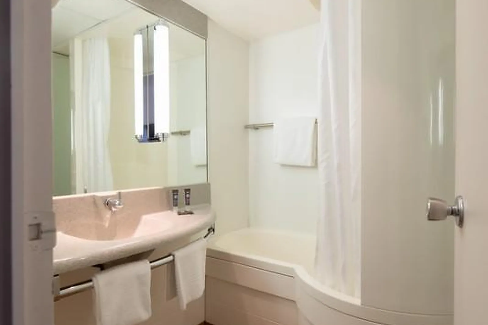 Lieux événementiels, NOVOTEL GENEVE AEROPORT FRANCE