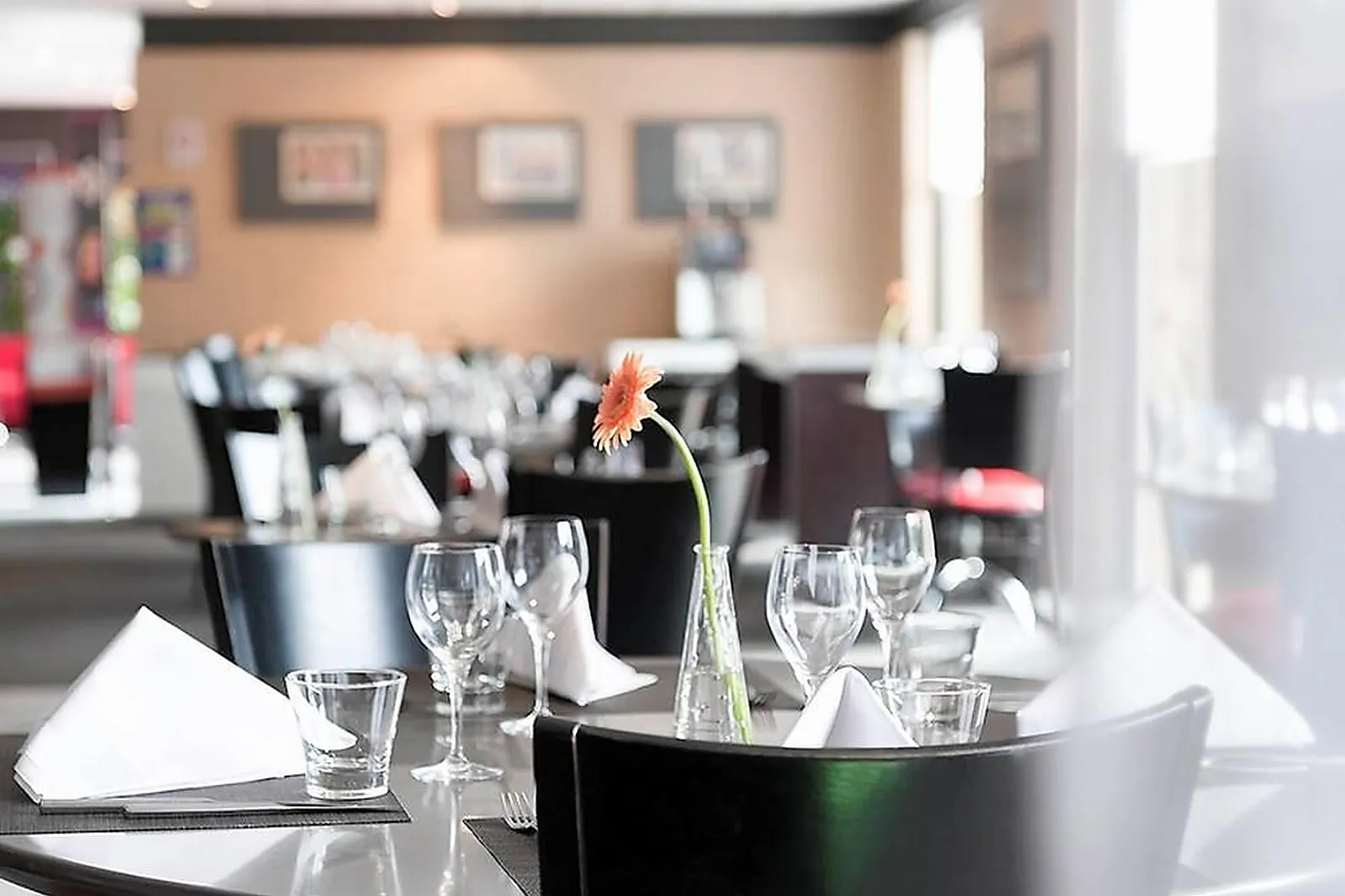 Lieux événementiels, NOVOTEL LENS NOYELLES