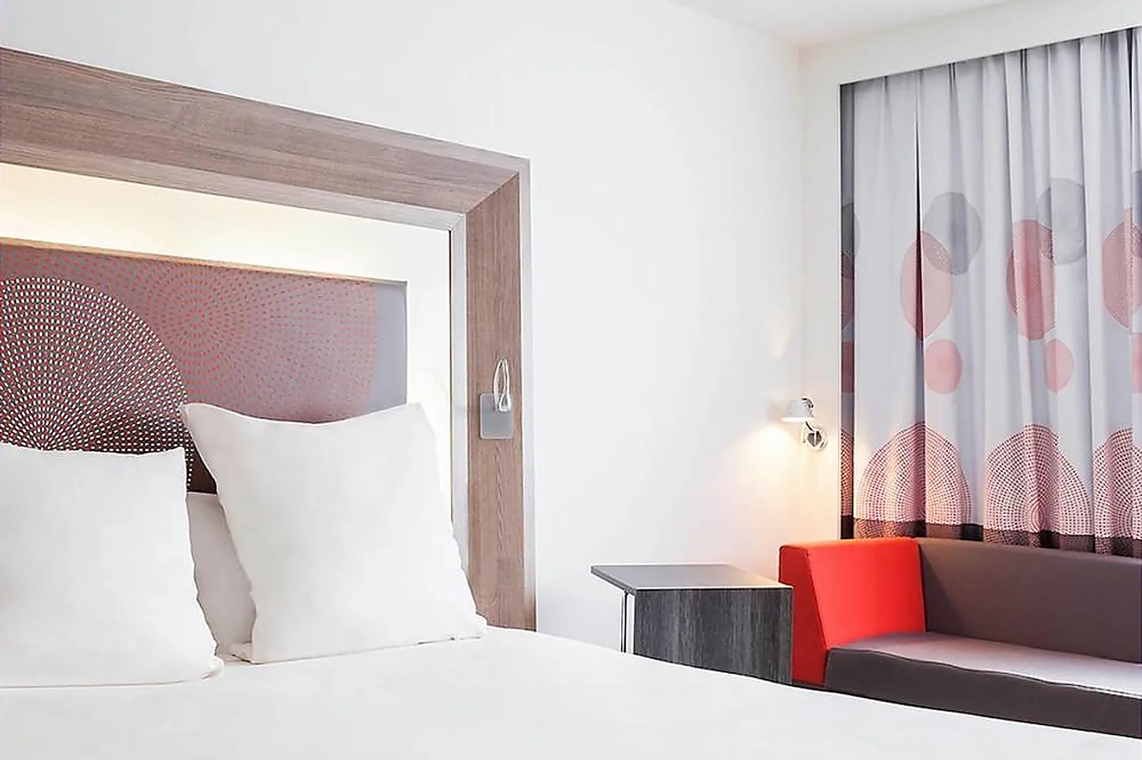 Lieux événementiels, NOVOTEL LENS NOYELLES