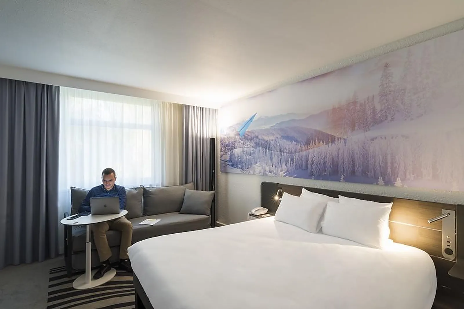 Lieux événementiels, NOVOTEL LYON BRON EUREXPO