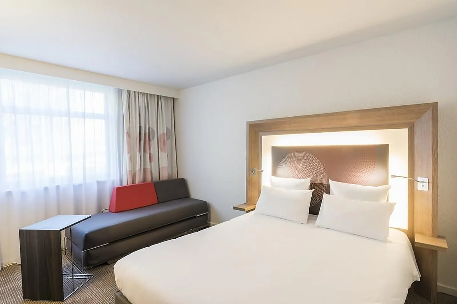 Lieux événementiels, NOVOTEL LYON BRON EUREXPO