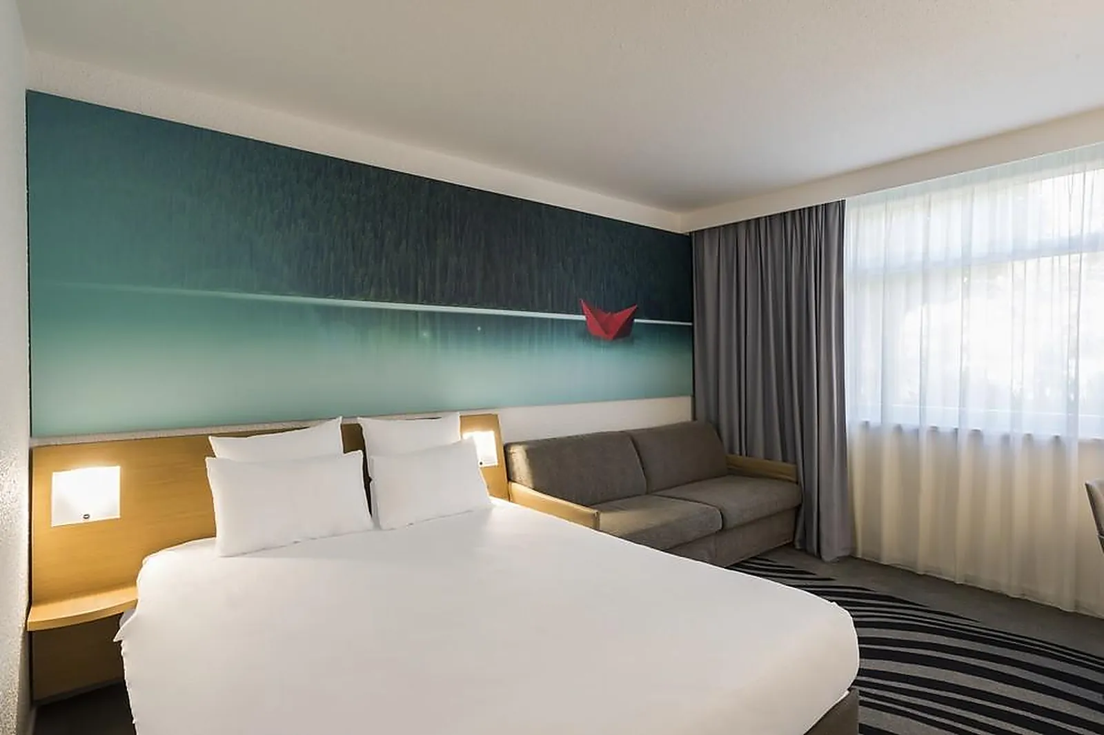 Lieux événementiels, NOVOTEL LYON BRON EUREXPO