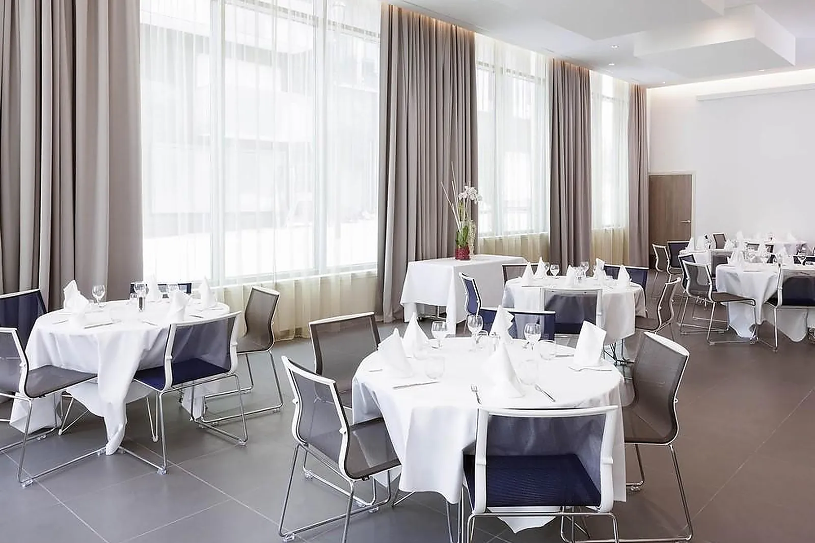 Lieux événementiels, NOVOTEL PARIS SAINT DENIS STADE BASILIQUE