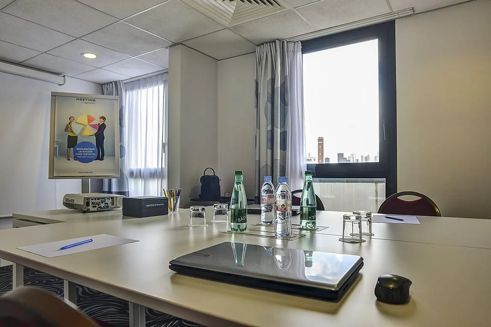 Lieux événementiels, NOVOTEL PARIS SURESNES LONGCHAMP