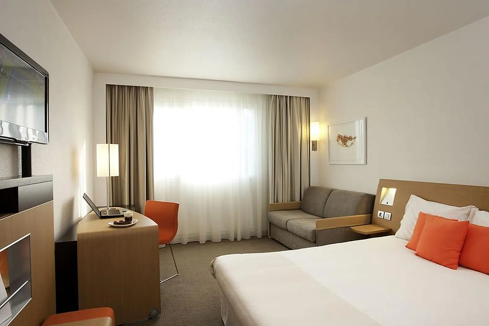 Lieux événementiels, NOVOTEL PAU LESCAR