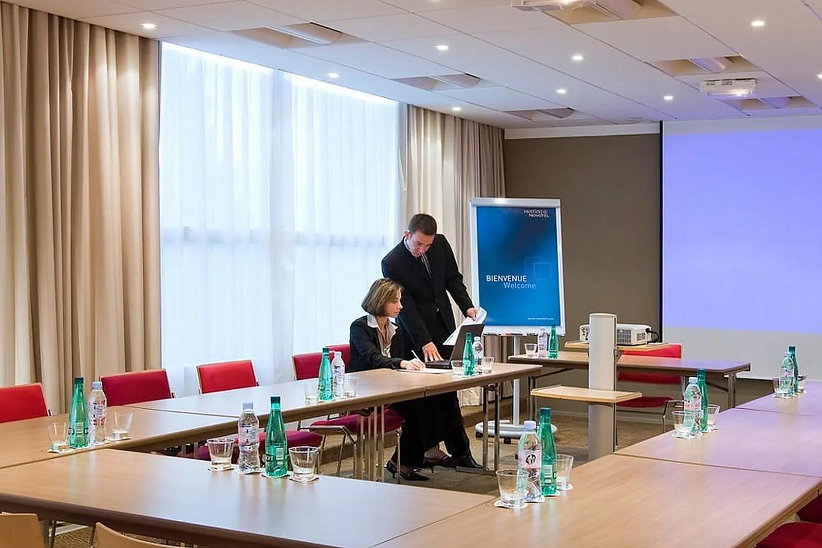 Lieux événementiels, NOVOTEL POISSY ORGEVAL