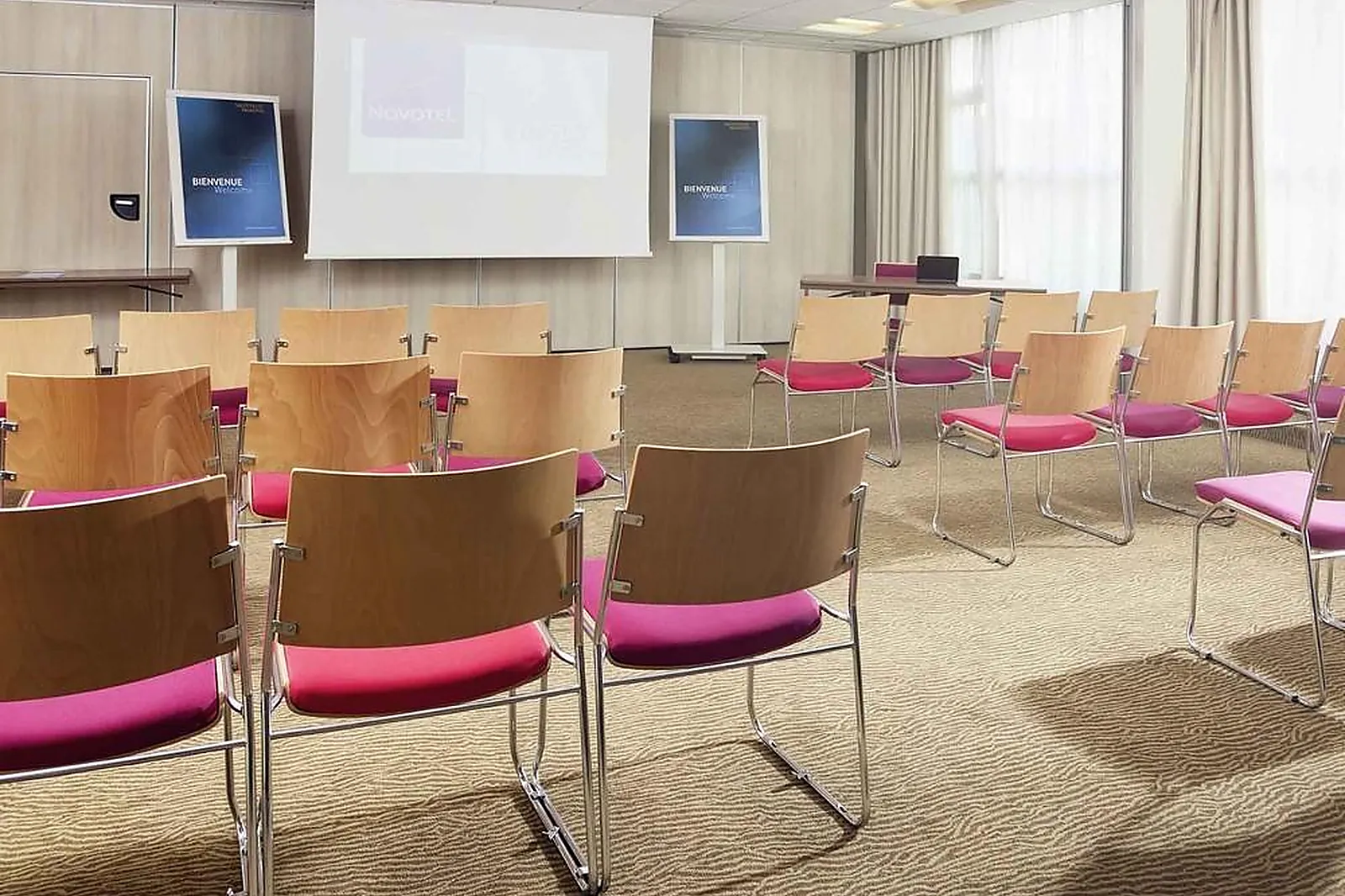 Lieux événementiels, NOVOTEL POISSY ORGEVAL