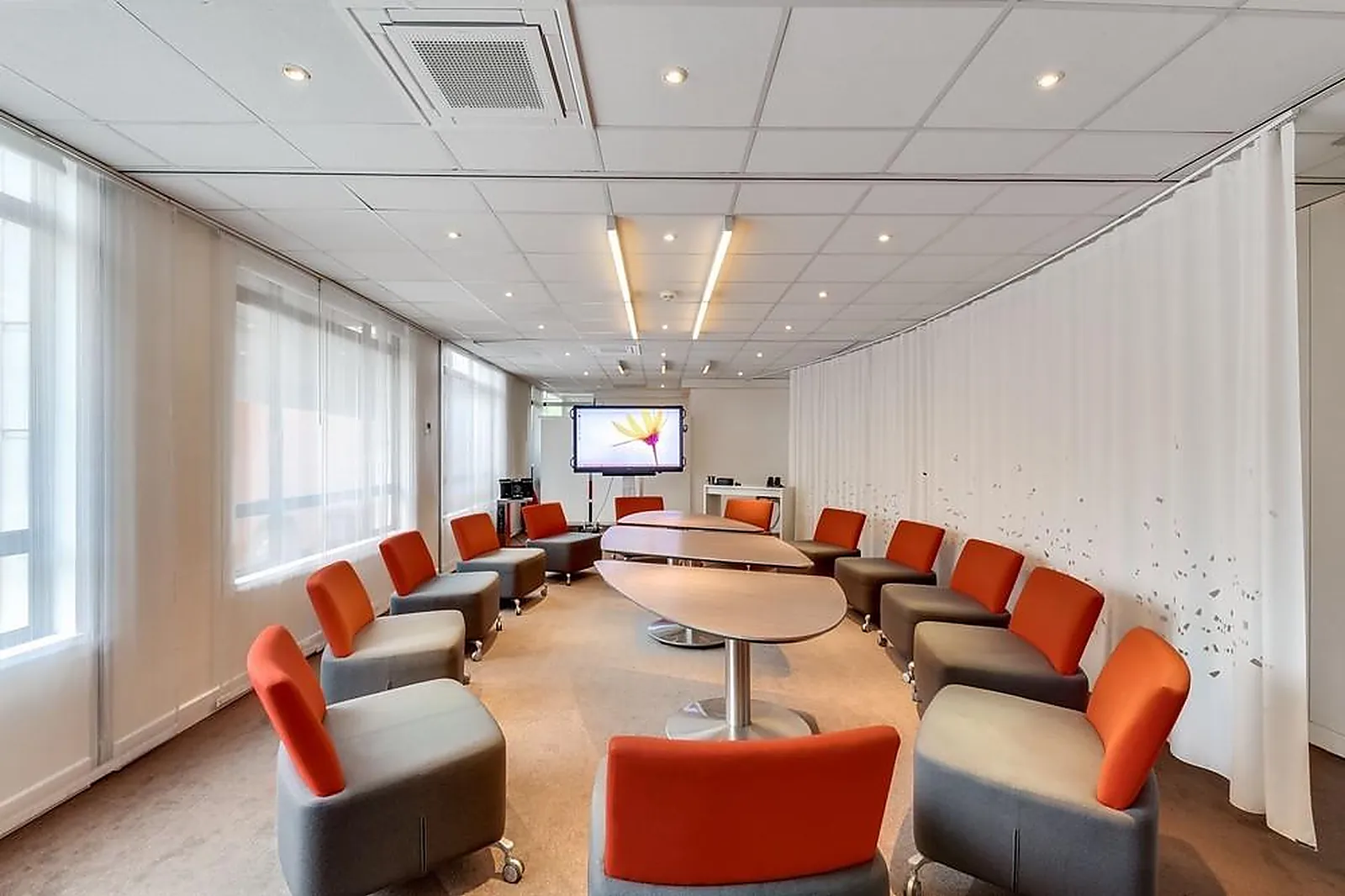 Lieux événementiels, NOVOTEL PONT DE SEVRES