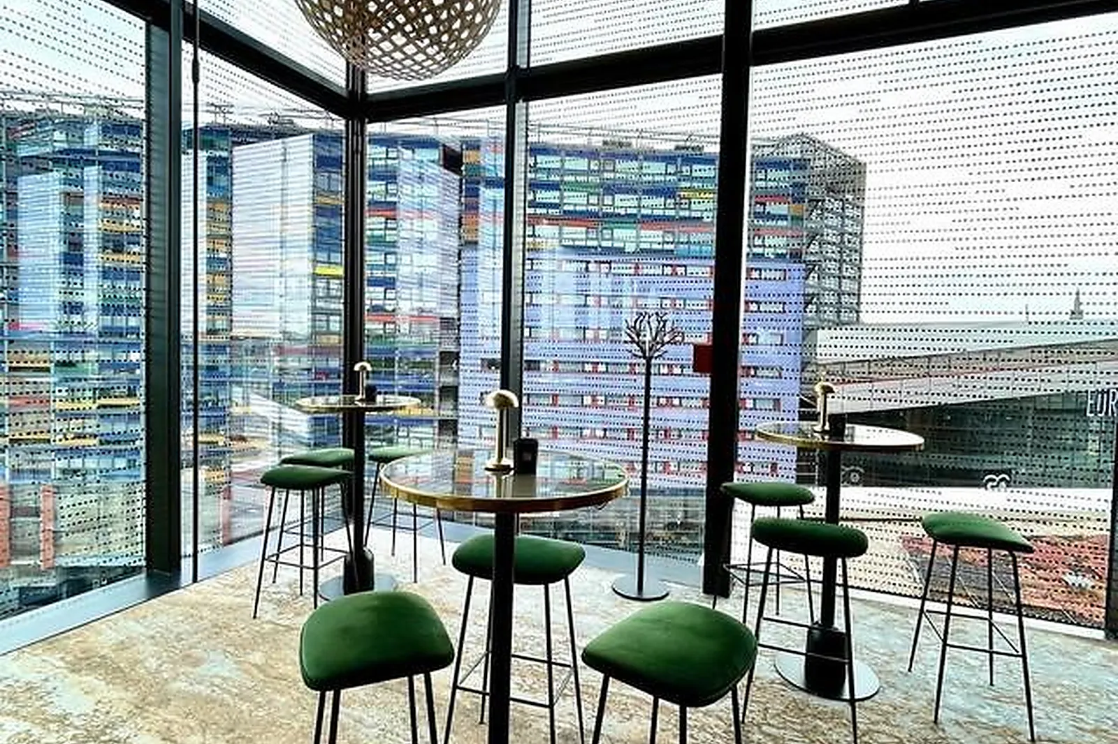 Lieux événementiels, NŪ