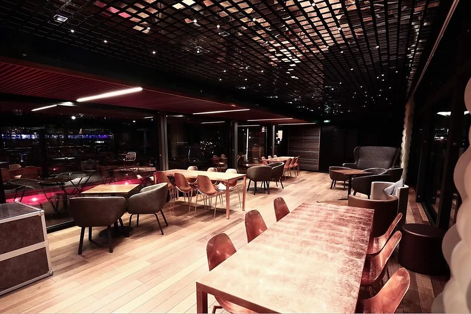 Lieux événementiels, OFF PARIS SEINE